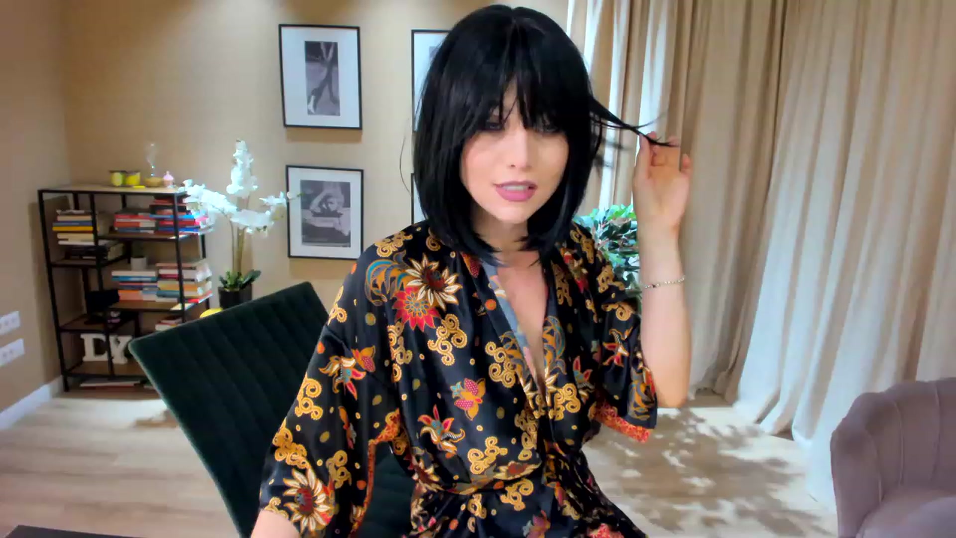 Gallery image thumbnail from SerenDYpity's myfreecams stream on, 06/09/2023, 21:35 image 1 of 20