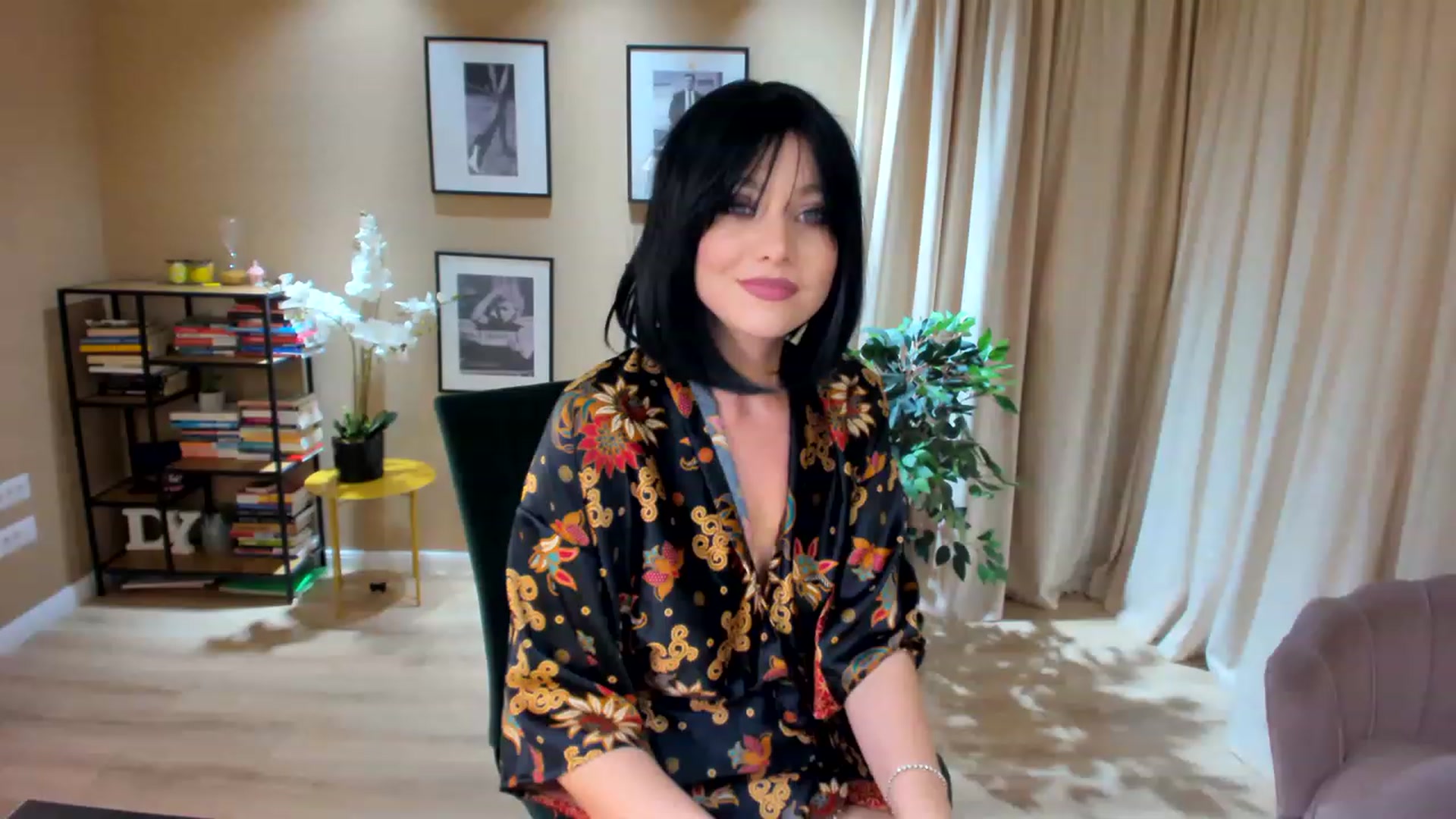 Gallery image thumbnail from SerenDYpity's myfreecams stream on, 06/09/2023, 21:35 image 3 of 20