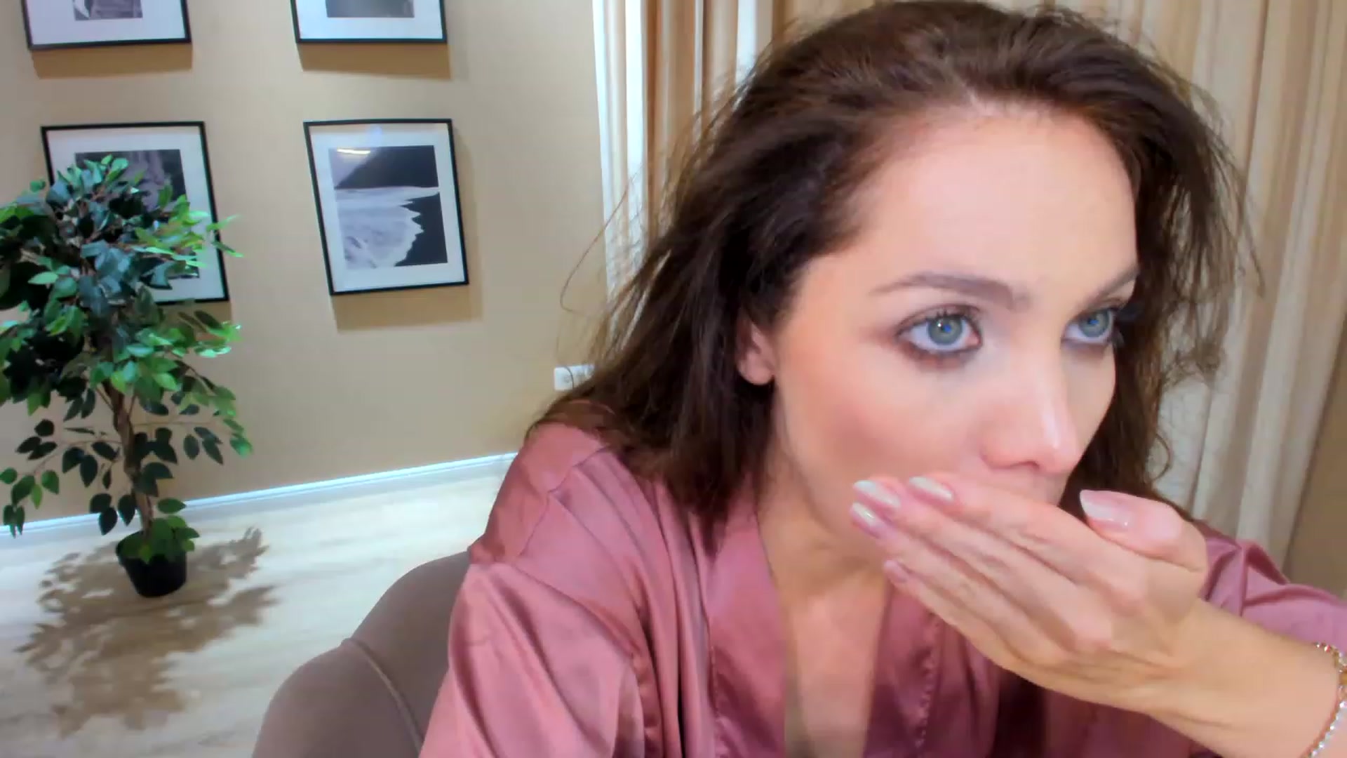 Gallery image thumbnail from SerenDYpity's myfreecams stream on, 06/12/2023, 22:07 image 1 of 20