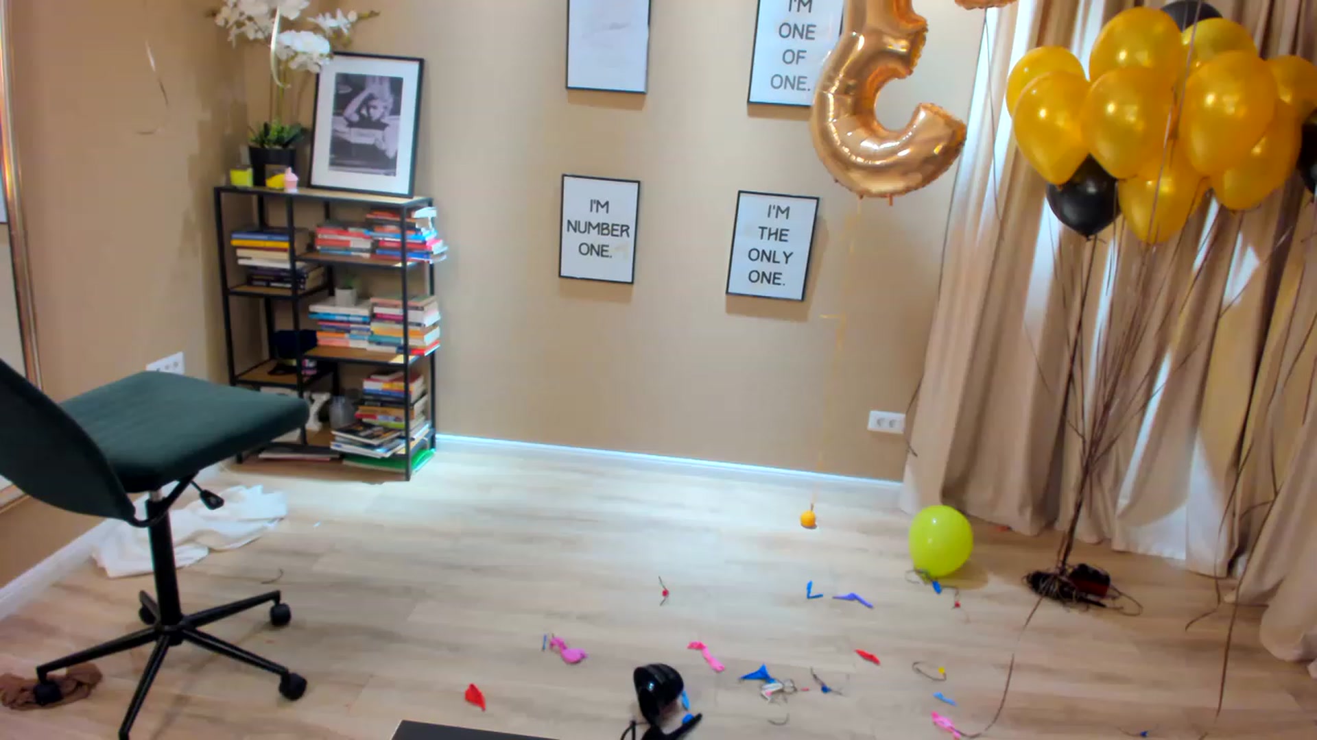 Gallery image thumbnail from SerenDYpity's myfreecams stream on, 06/25/2023, 23:57 image 10 of 20