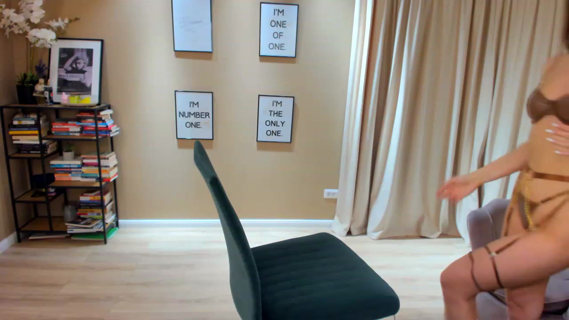 Gallery image thumbnail from SerenDYpity's myfreecams stream on, 07/05/2023, 23:04 image 10 of 20