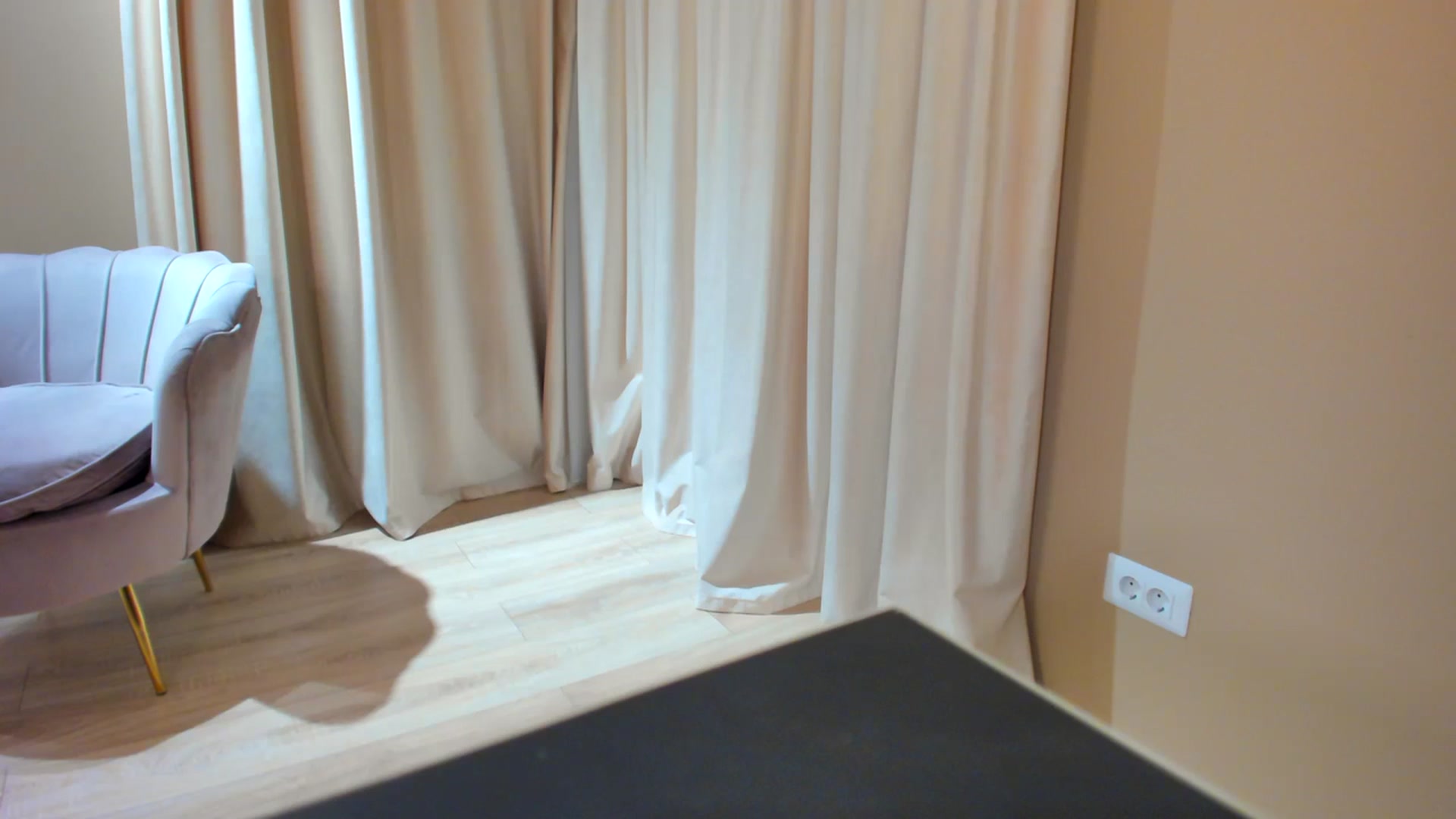Gallery image thumbnail from SerenDYpity's myfreecams stream on, 07/07/2023, 19:28 image 9 of 20