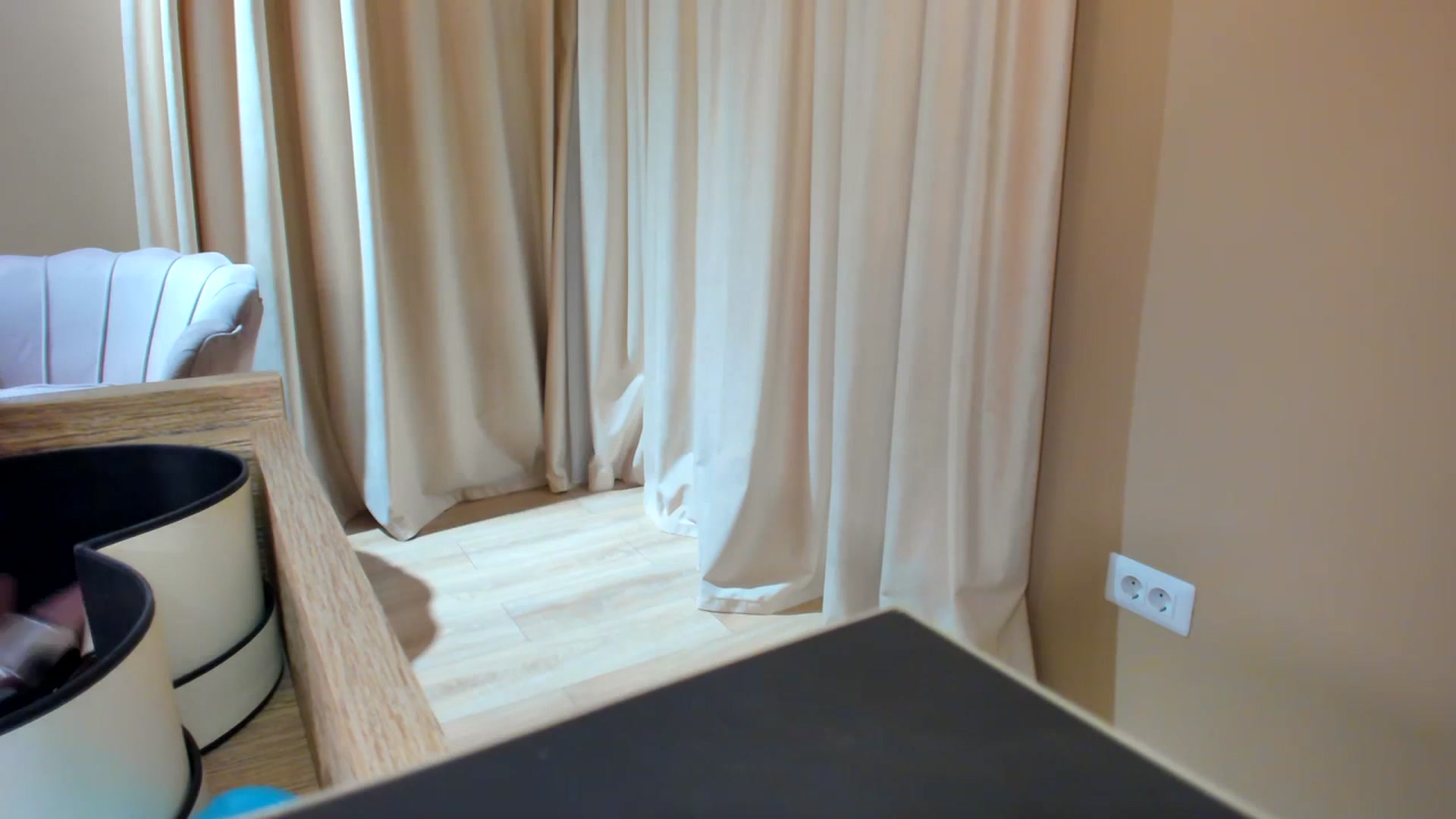 Gallery image thumbnail from SerenDYpity's myfreecams stream on, 07/07/2023, 19:28 image 8 of 20
