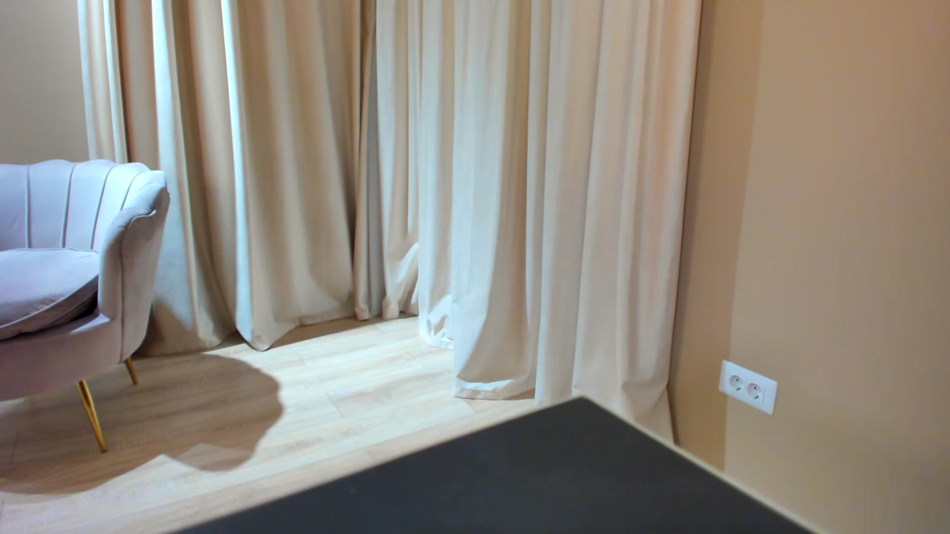Gallery image thumbnail from SerenDYpity's myfreecams stream on, 07/07/2023, 19:28 image 10 of 20