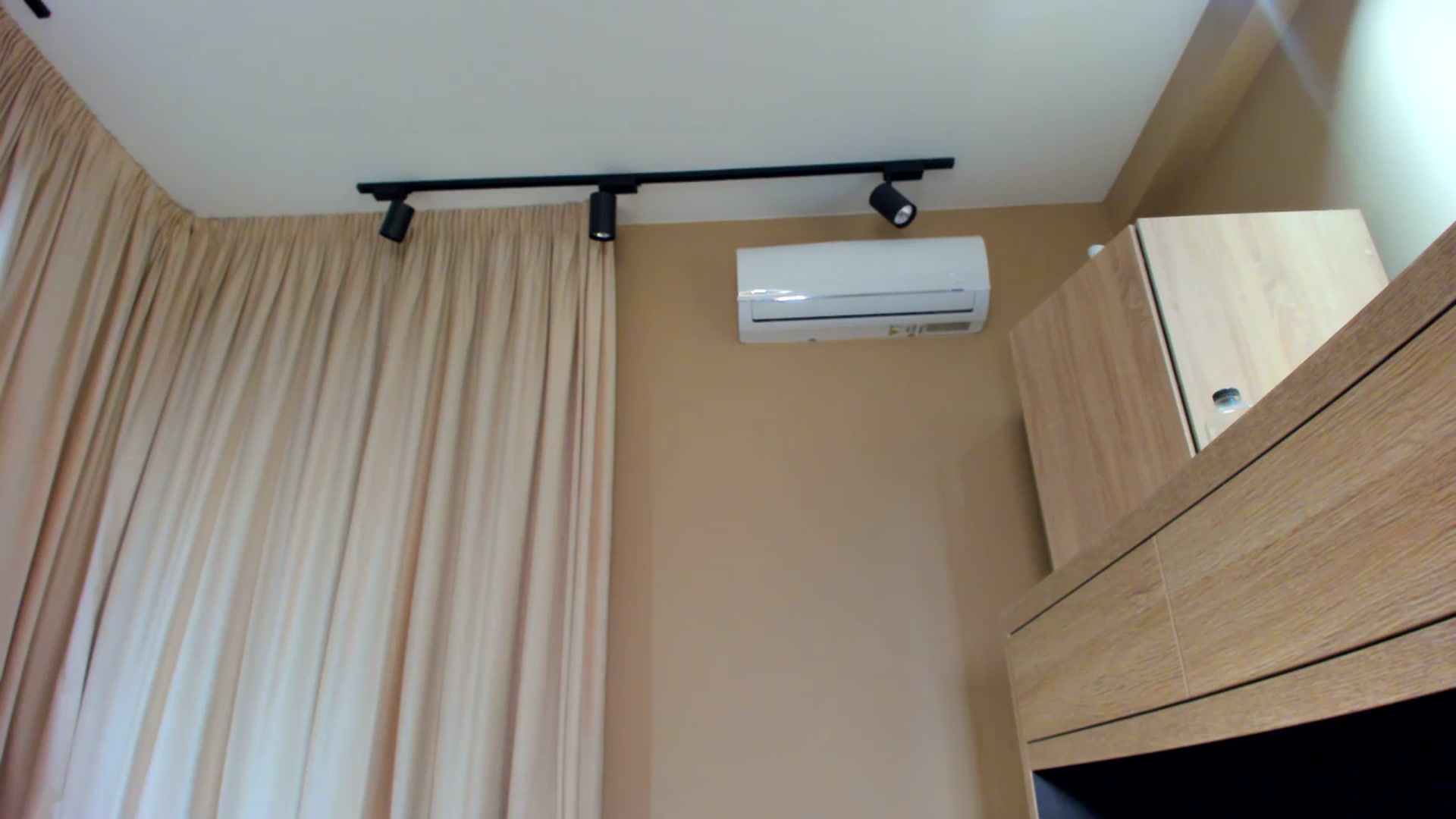 Gallery image thumbnail from SerenDYpity's myfreecams stream on, 07/07/2023, 23:54 image 5 of 20