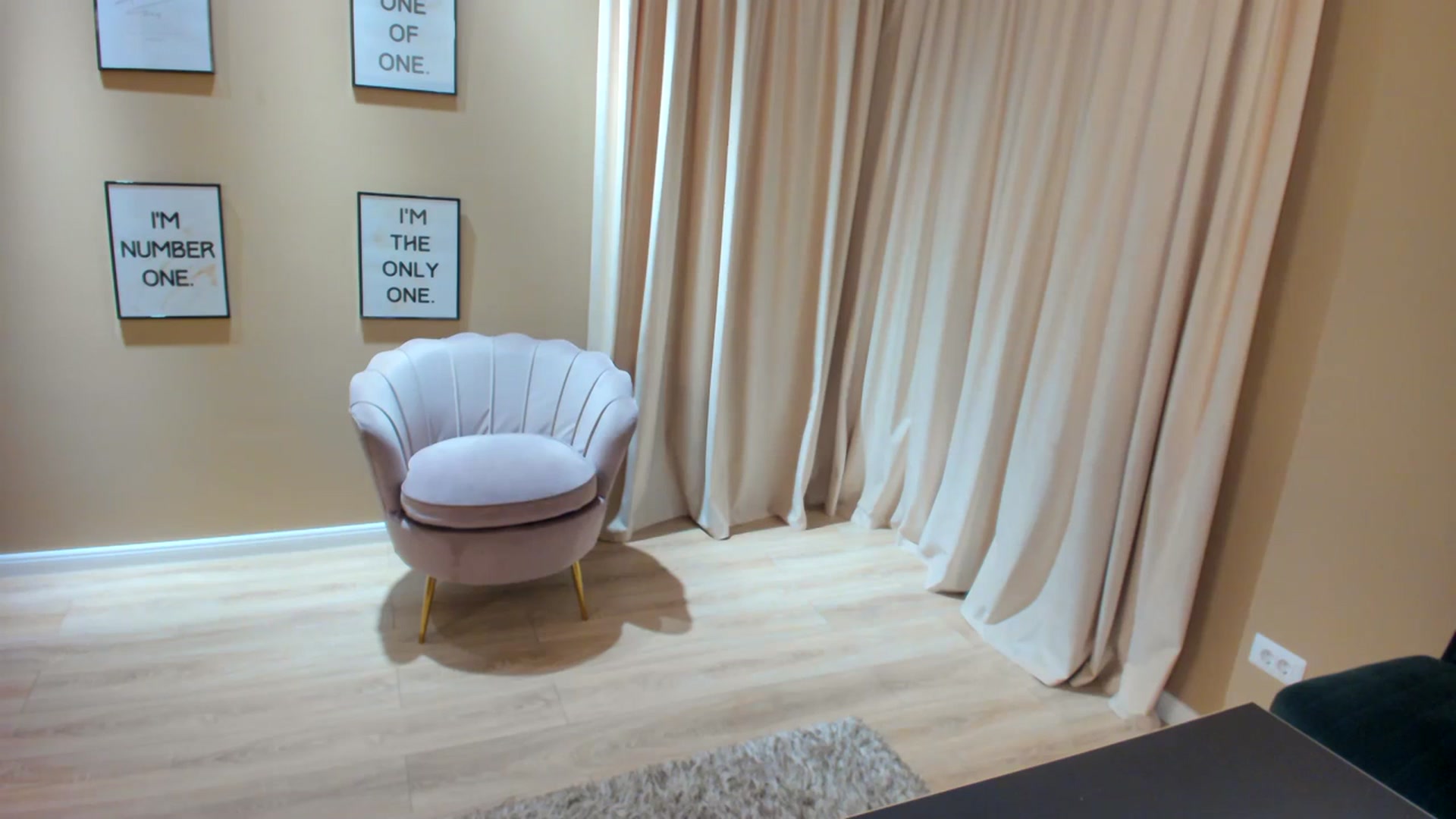 Gallery image thumbnail from SerenDYpity's myfreecams stream on, 07/15/2023, 22:31 image 19 of 20