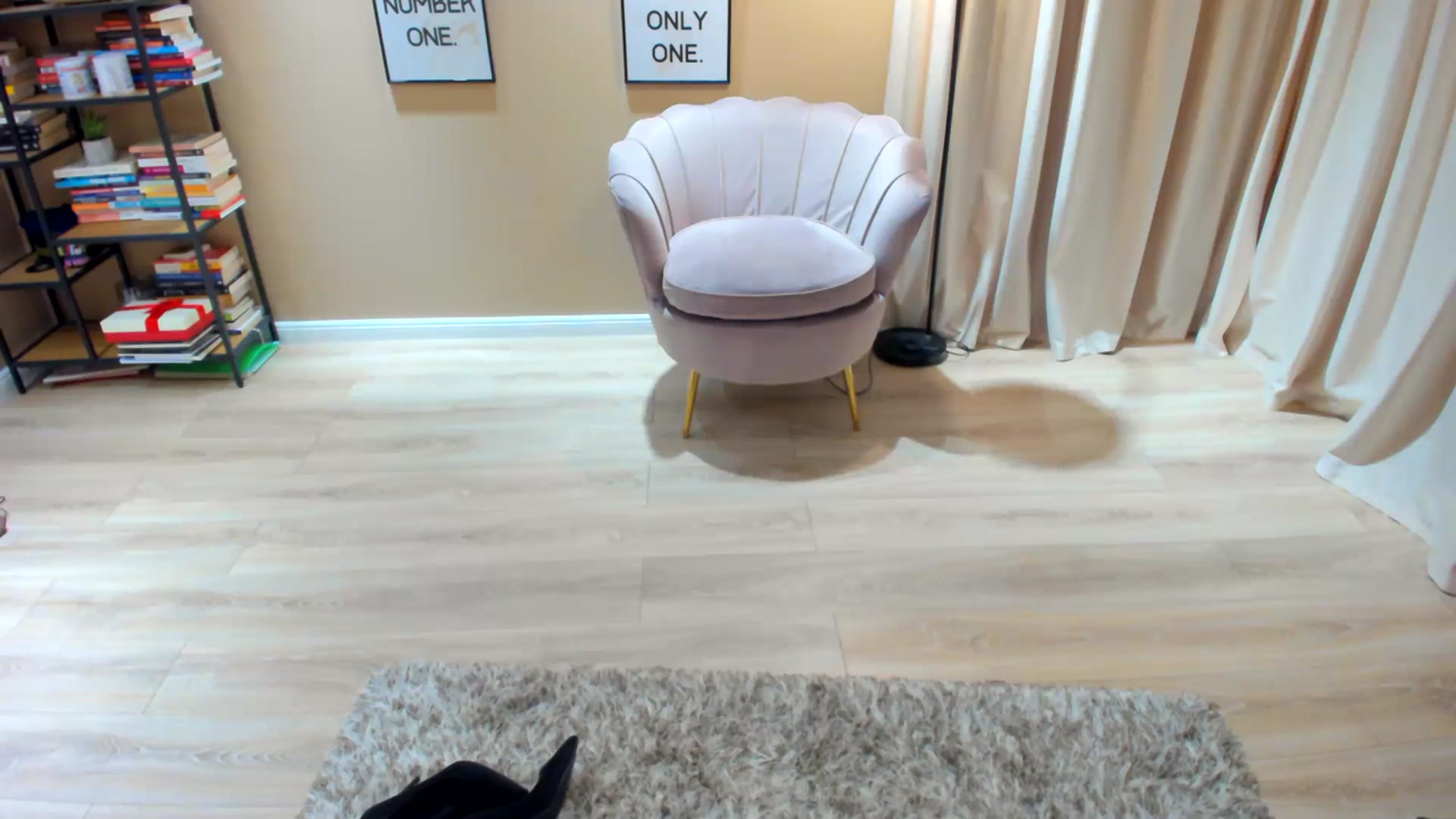 Gallery image thumbnail from SerenDYpity's myfreecams stream on, 07/21/2023, 21:09 image 2 of 20