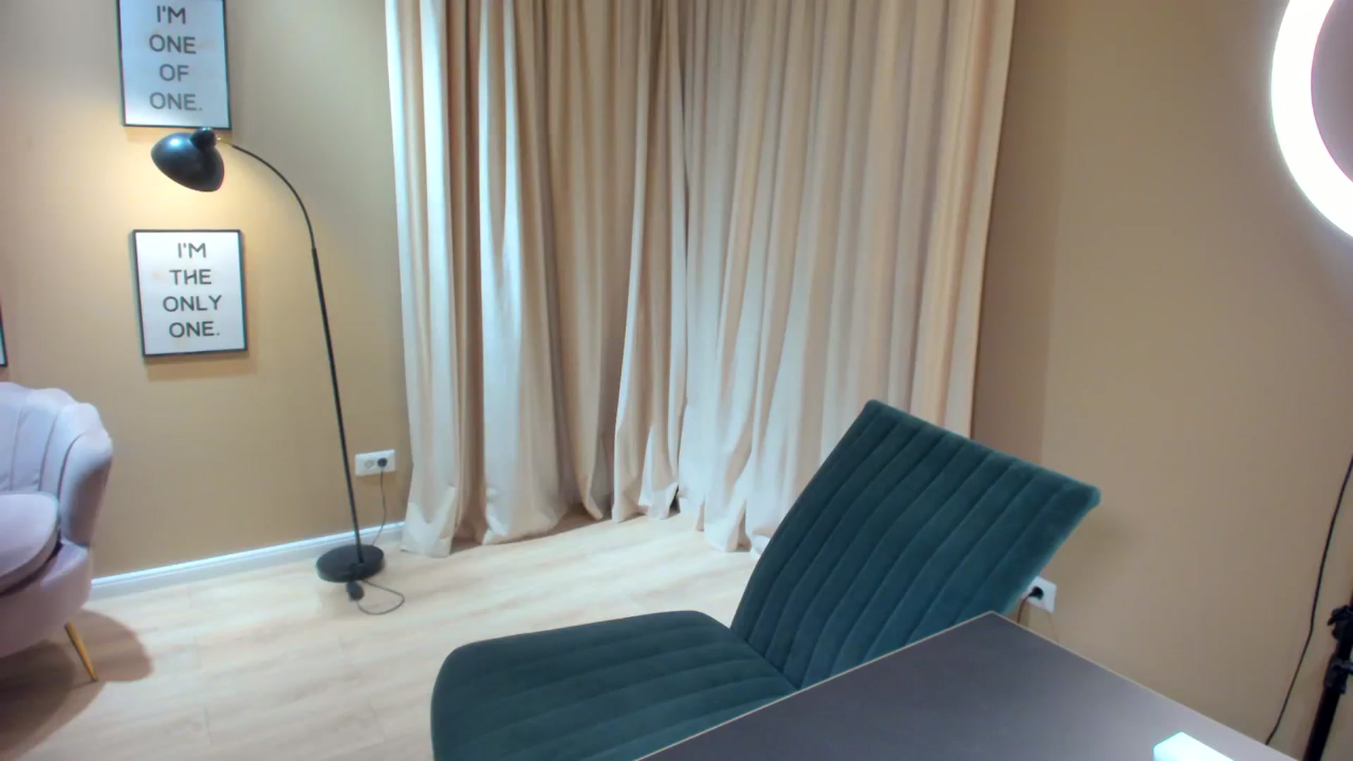 Gallery image thumbnail from SerenDYpity's myfreecams stream on, 08/13/2023, 21:58 image 20 of 20