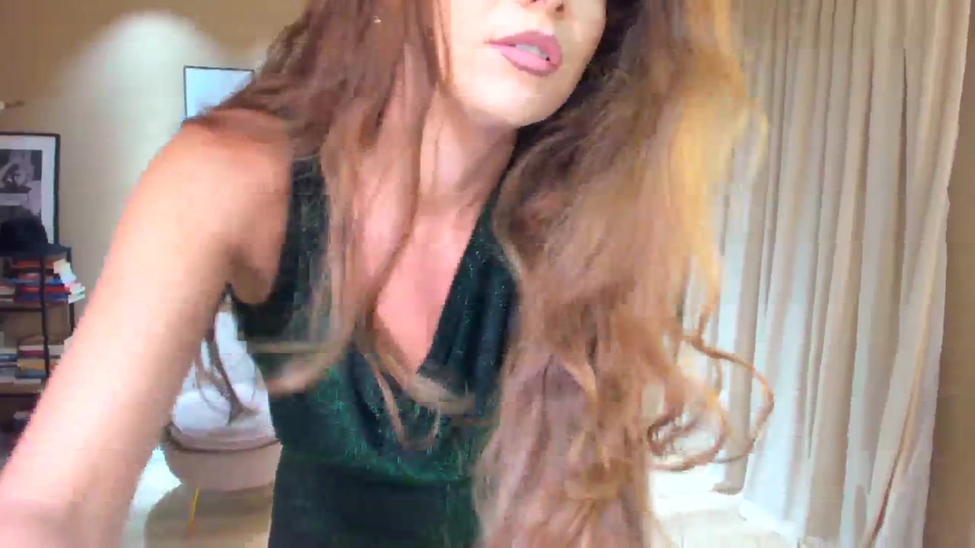 Gallery image thumbnail from SerenDYpity's myfreecams stream on, 08/22/2023, 20:04 image 8 of 20