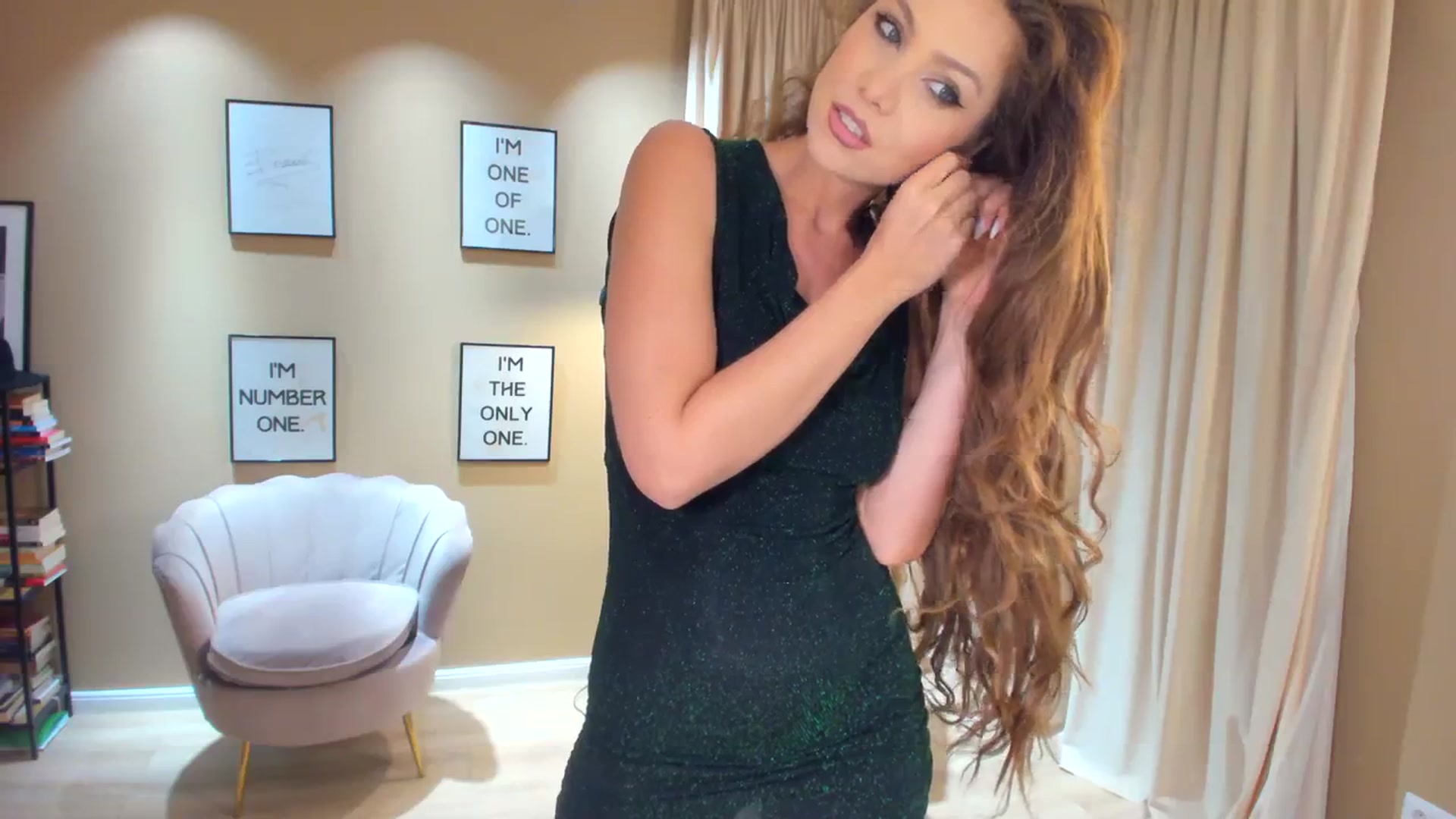 Gallery image thumbnail from SerenDYpity's myfreecams stream on, 08/22/2023, 20:04 image 6 of 20