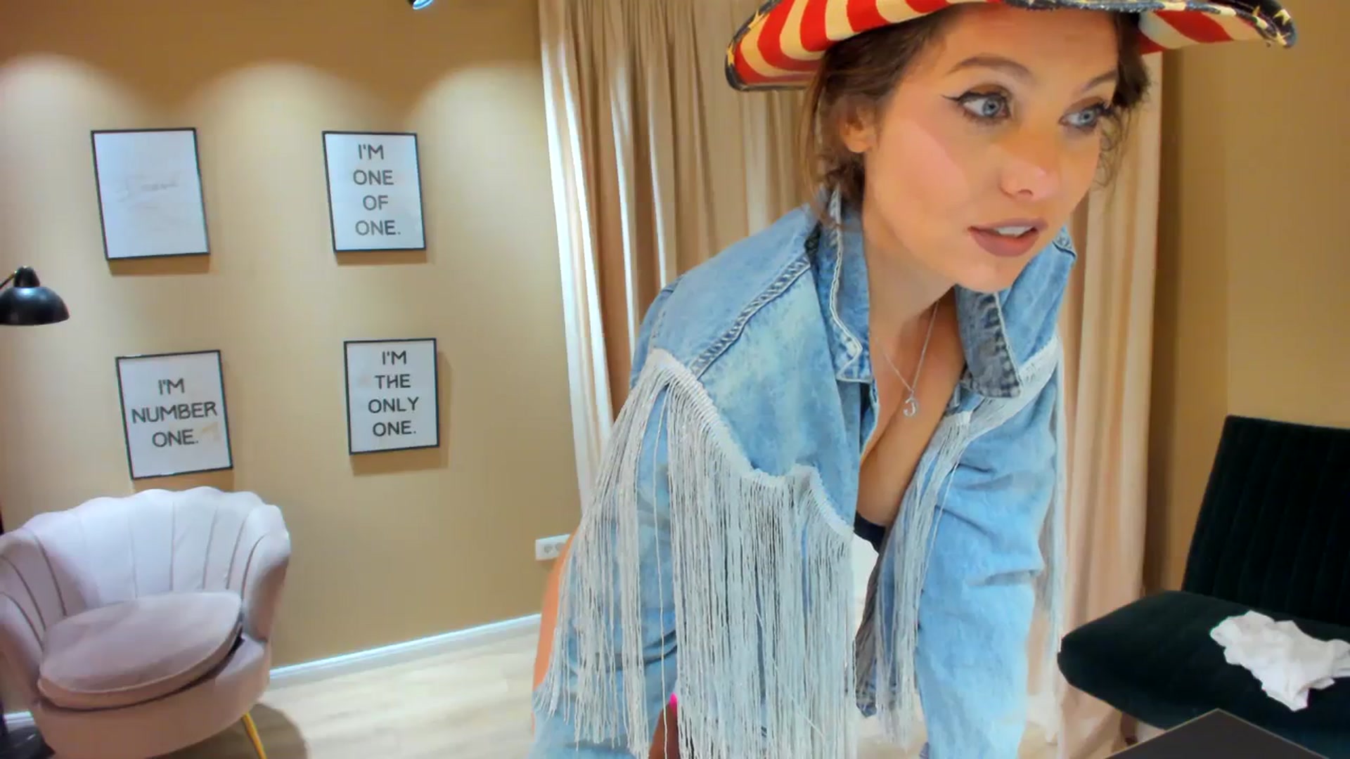 Gallery image thumbnail from SerenDYpity's myfreecams stream on, 09/16/2023, 22:27 image 12 of 20