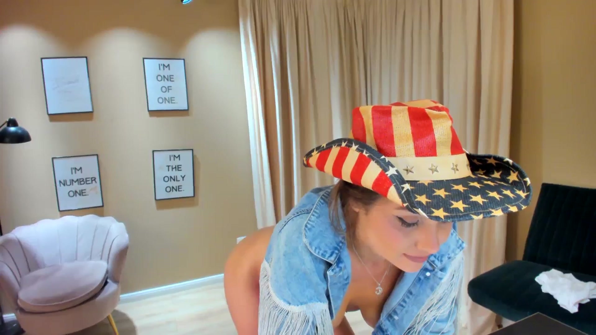 Gallery image thumbnail from SerenDYpity's myfreecams stream on, 09/16/2023, 22:27 image 16 of 20