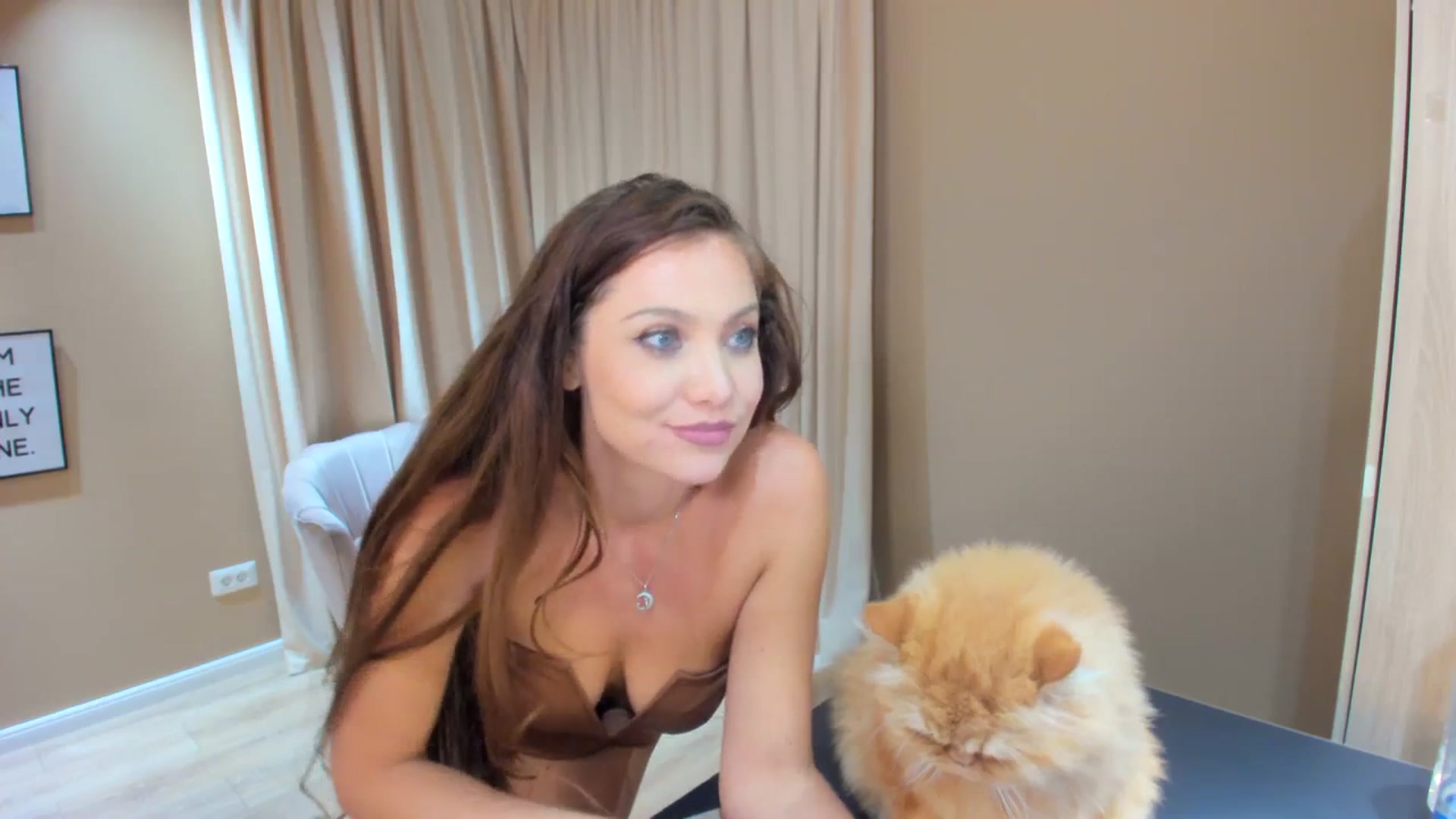 Gallery image thumbnail from SerenDYpity's myfreecams stream on, 10/01/2023, 23:11 image 15 of 20