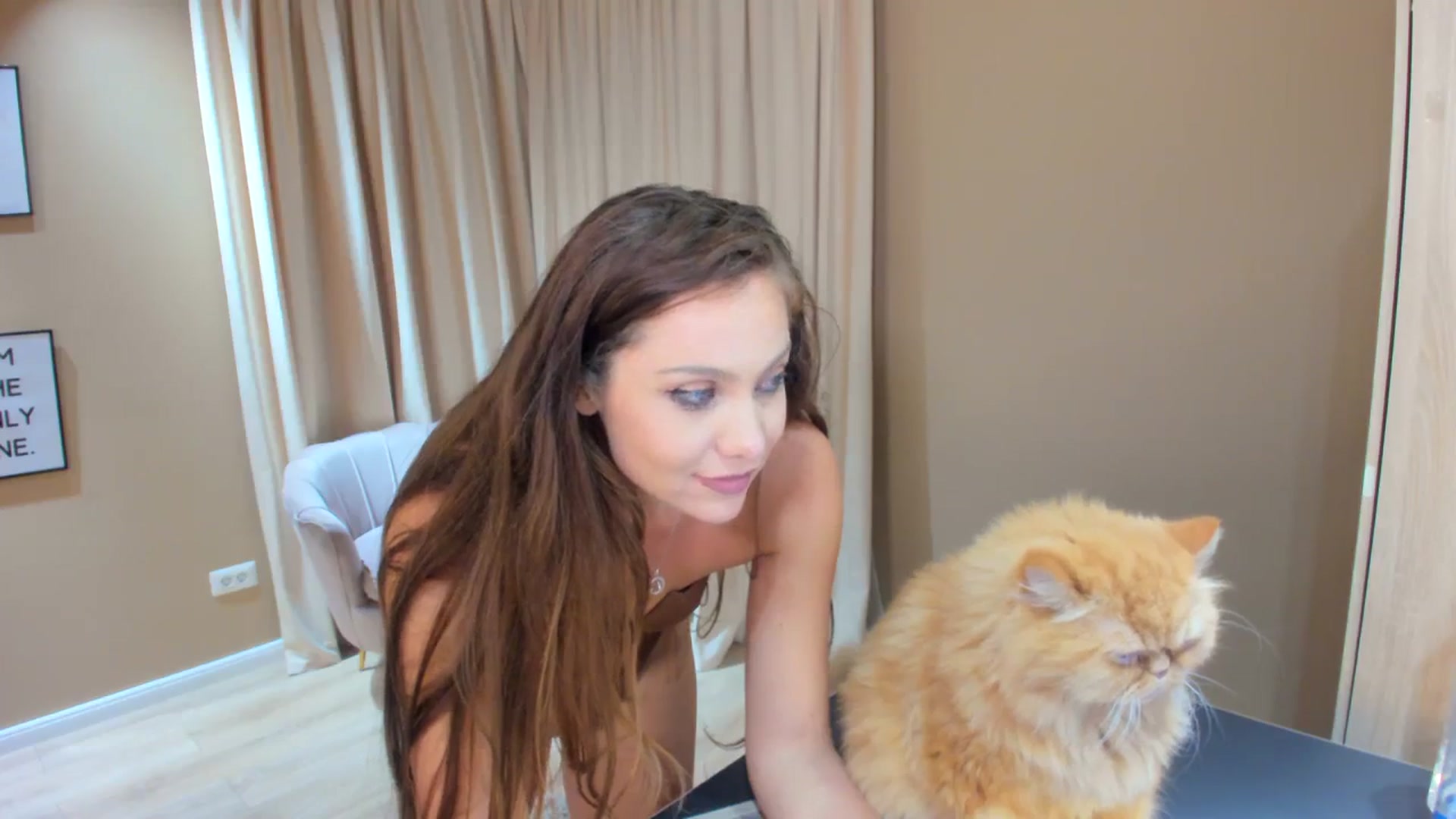 Gallery image thumbnail from SerenDYpity's myfreecams stream on, 10/01/2023, 23:11 image 13 of 20