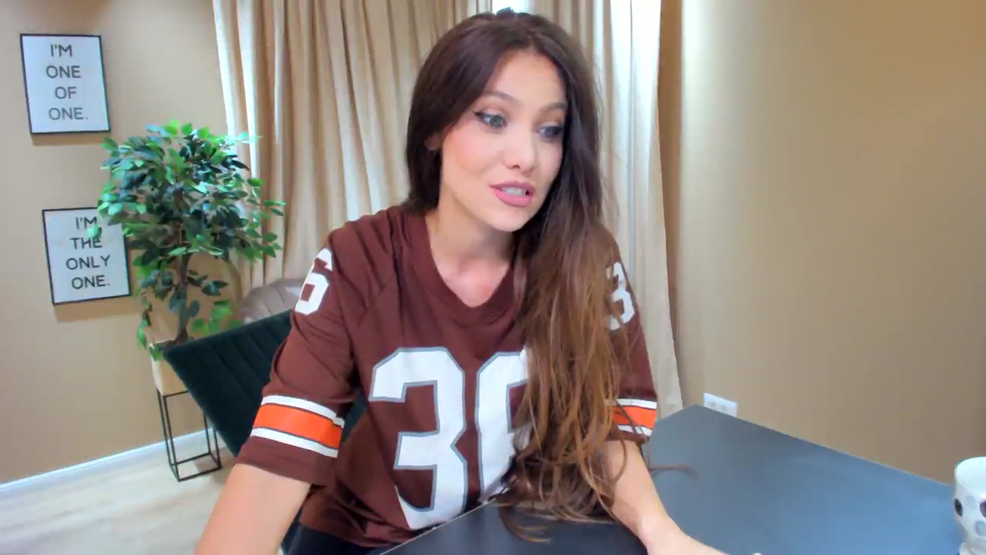 Gallery image thumbnail from SerenDYpity's myfreecams stream on, 10/05/2023, 20:28 image 6 of 20