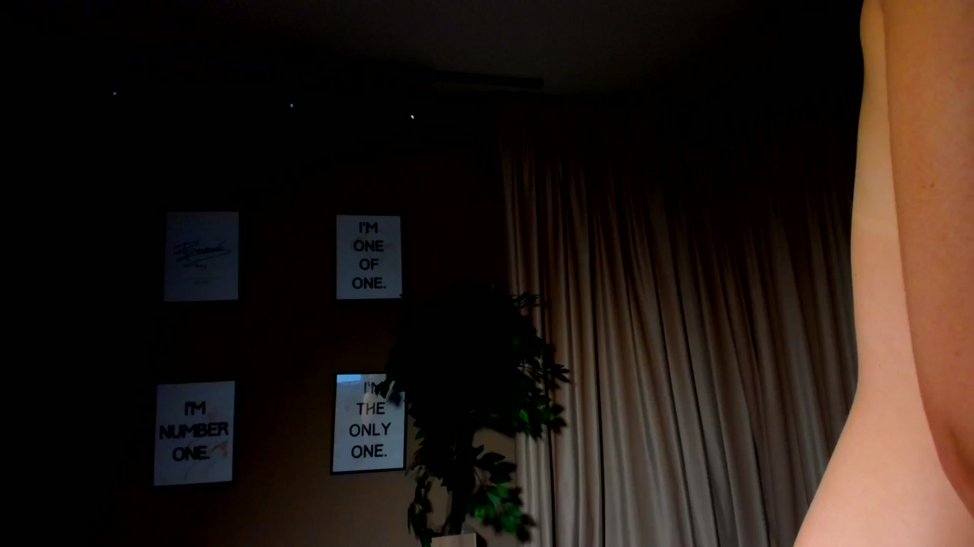 Gallery image thumbnail from SerenDYpity's myfreecams stream on, 10/05/2023, 23:47 image 1 of 20