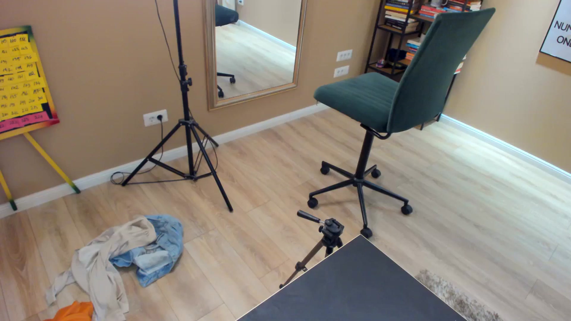 Gallery image thumbnail from SerenDYpity's myfreecams stream on, 10/20/2023, 24:03 image 16 of 20