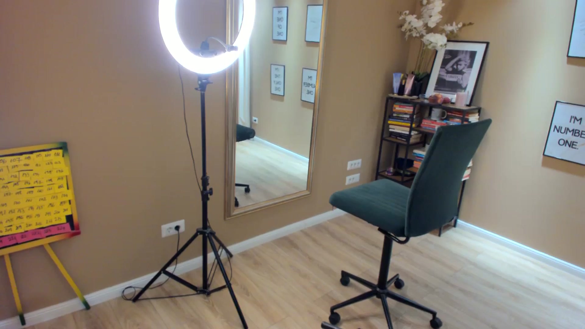 Gallery image thumbnail from SerenDYpity's myfreecams stream on, 10/20/2023, 24:03 image 15 of 20