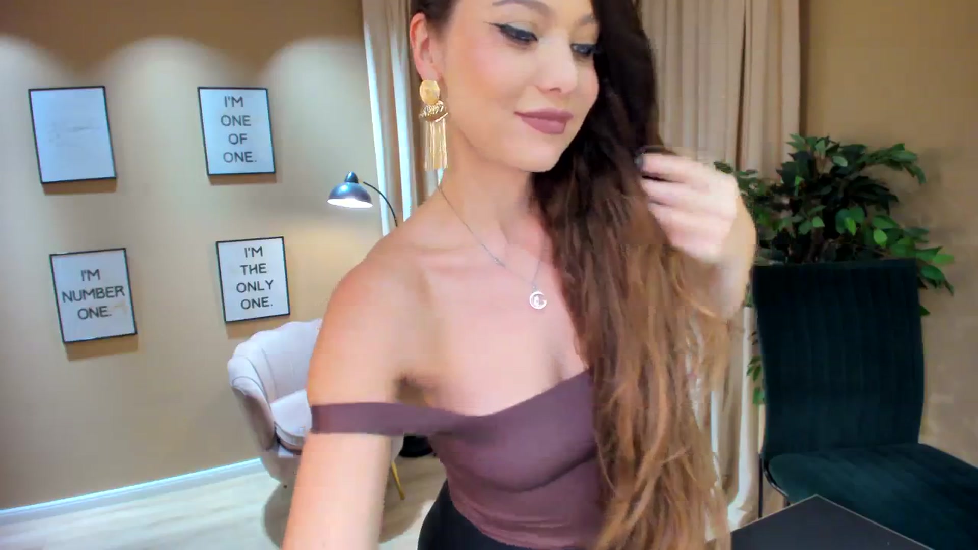 Gallery image thumbnail from SerenDYpity's myfreecams stream on, 10/24/2023, 18:13 image 10 of 20