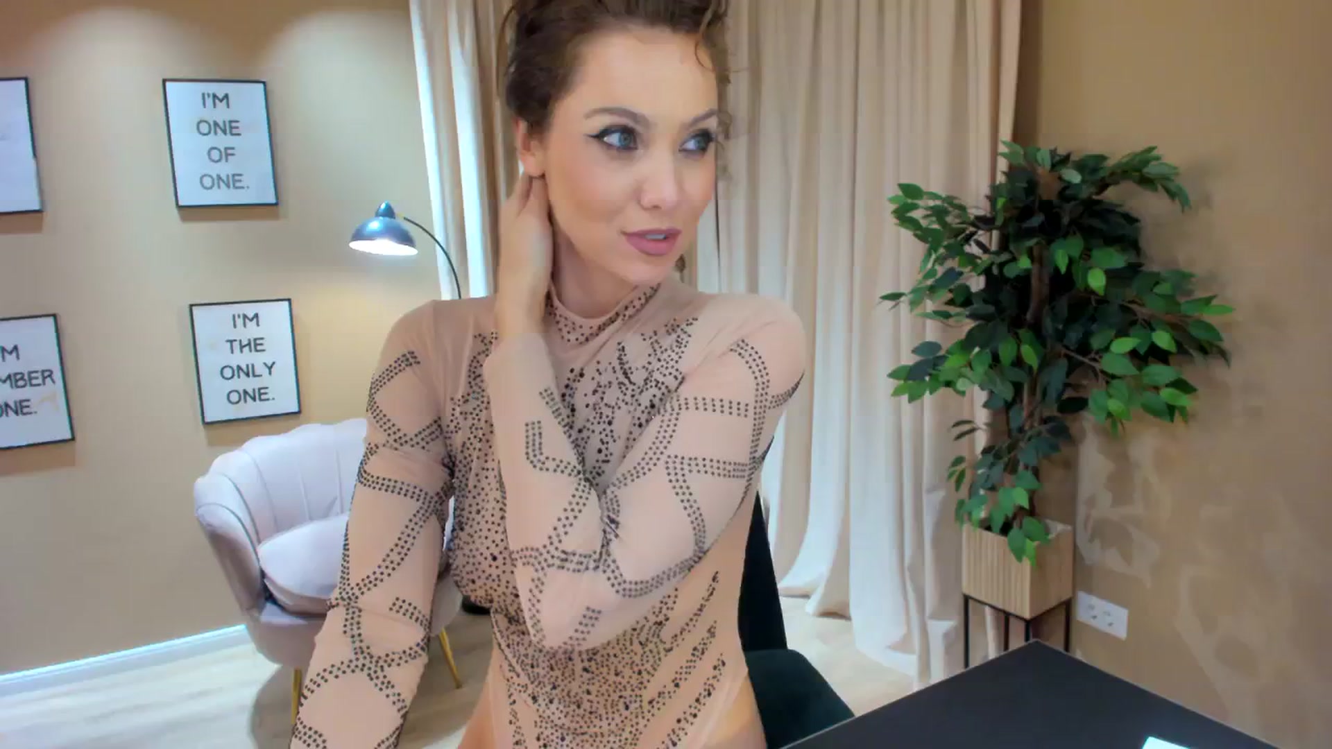 Gallery image thumbnail from SerenDYpity's myfreecams stream on, 11/03/2023, 24:41 image 17 of 20