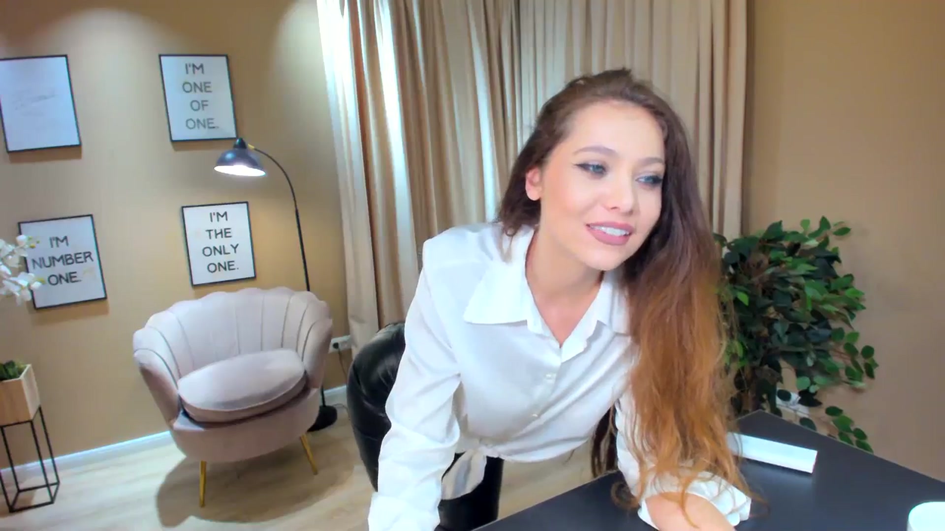 Gallery image thumbnail from SerenDYpity's myfreecams stream on, 11/07/2023, 19:26 image 18 of 20