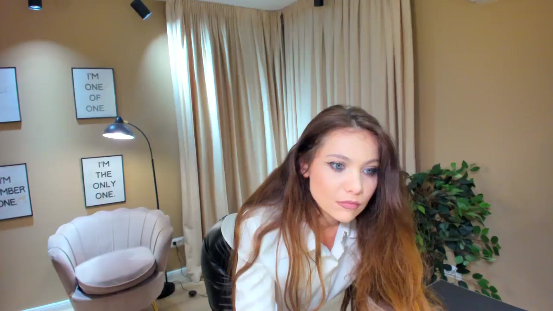 Gallery image thumbnail from SerenDYpity's myfreecams stream on, 11/07/2023, 19:26 image 14 of 20