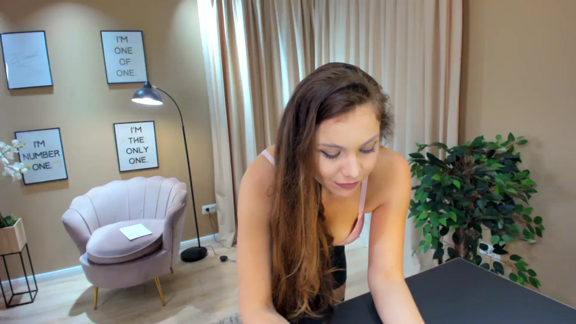 Gallery image thumbnail from SerenDYpity's myfreecams stream on, 11/07/2023, 23:03 image 1 of 20