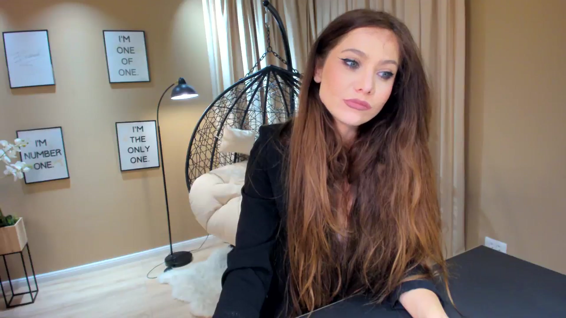 Gallery image thumbnail from SerenDYpity's myfreecams stream on, 11/10/2023, 22:24 image 7 of 20