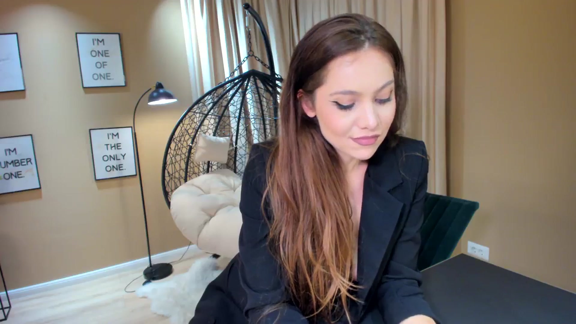 Gallery image thumbnail from SerenDYpity's myfreecams stream on, 11/10/2023, 23:05 image 10 of 20
