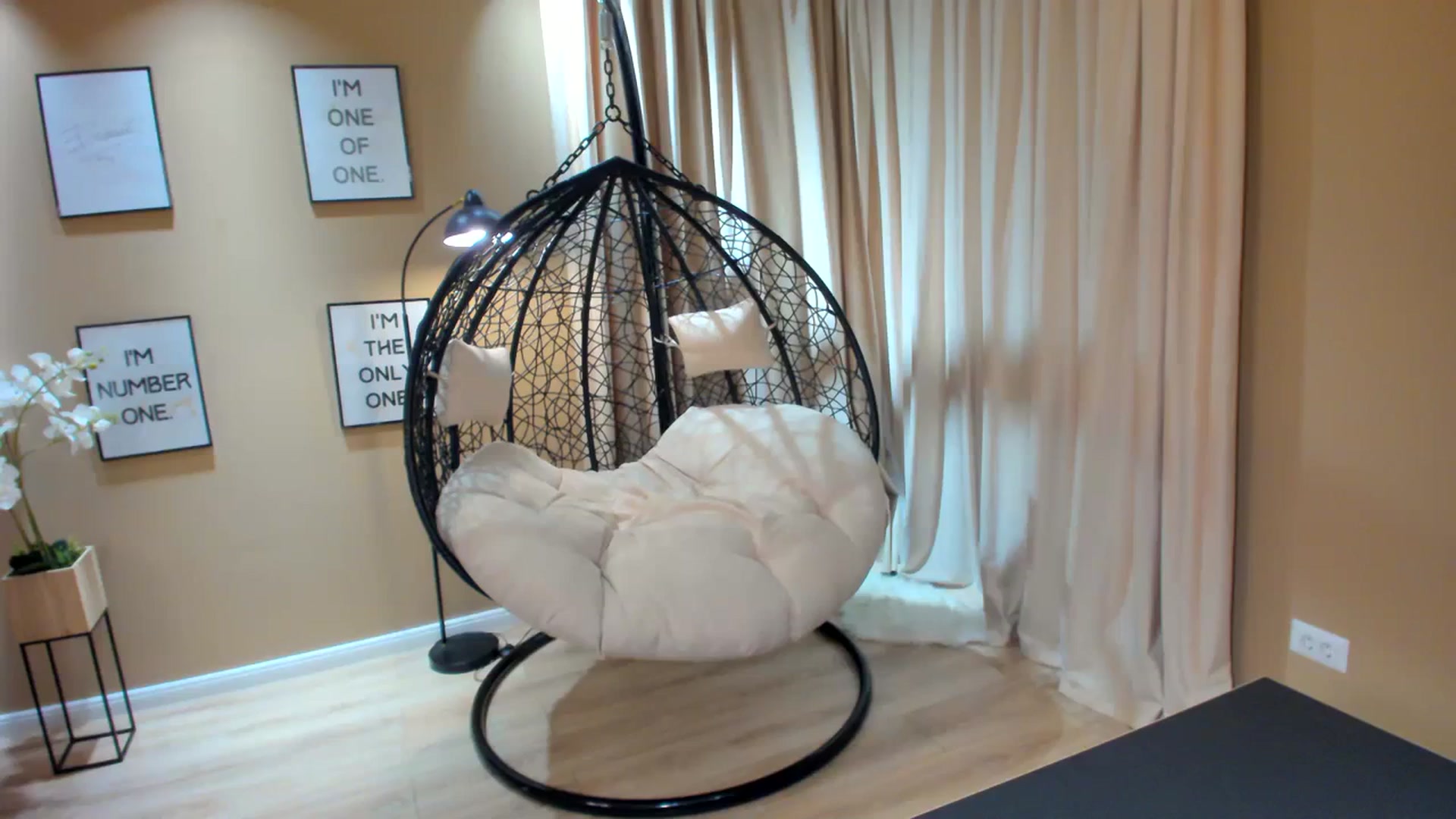 Gallery image thumbnail from SerenDYpity's myfreecams stream on, 11/11/2023, 21:08 image 9 of 20