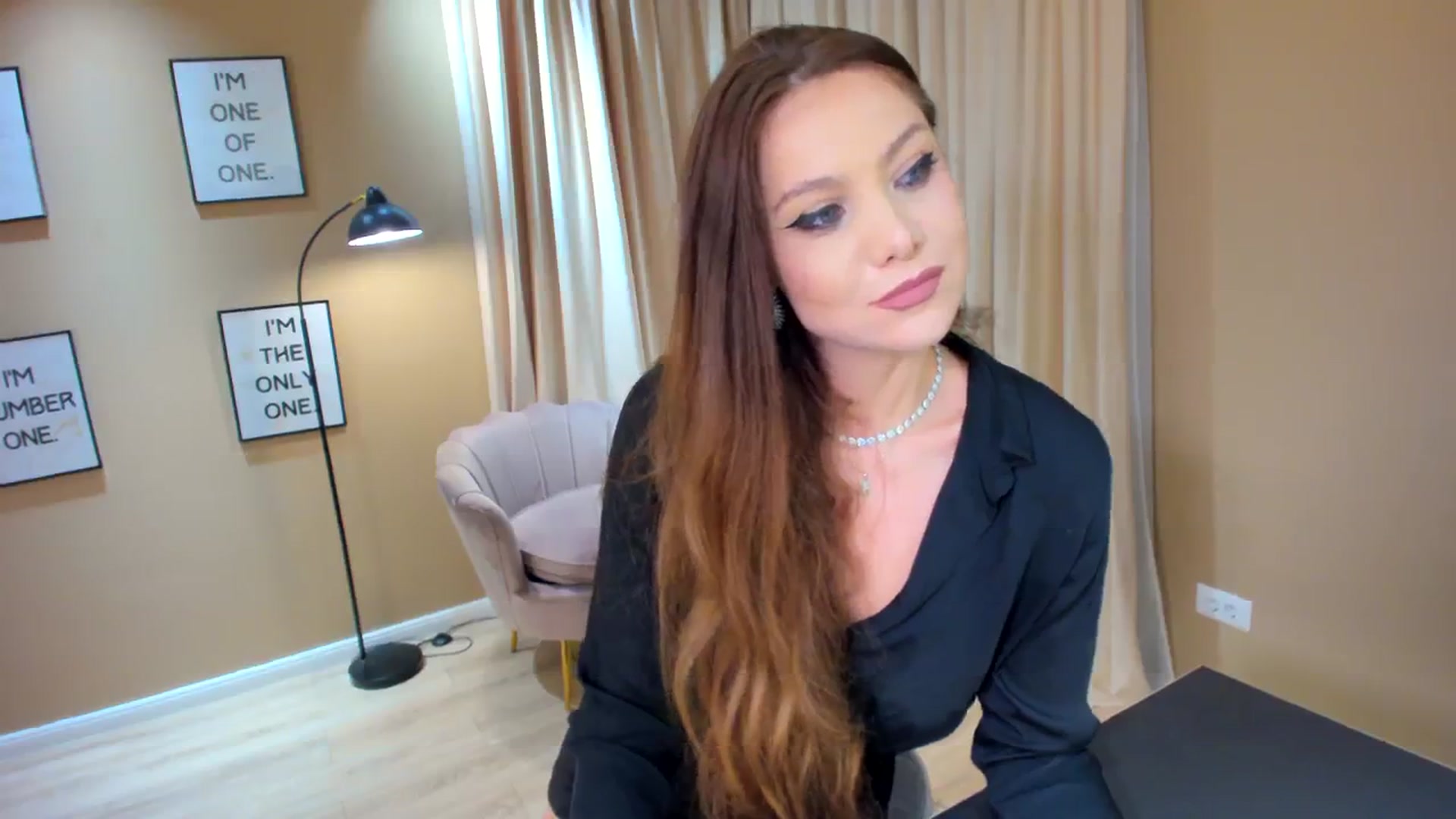 Gallery image thumbnail from SerenDYpity's myfreecams stream on, 11/18/2023, 23:35 image 17 of 20