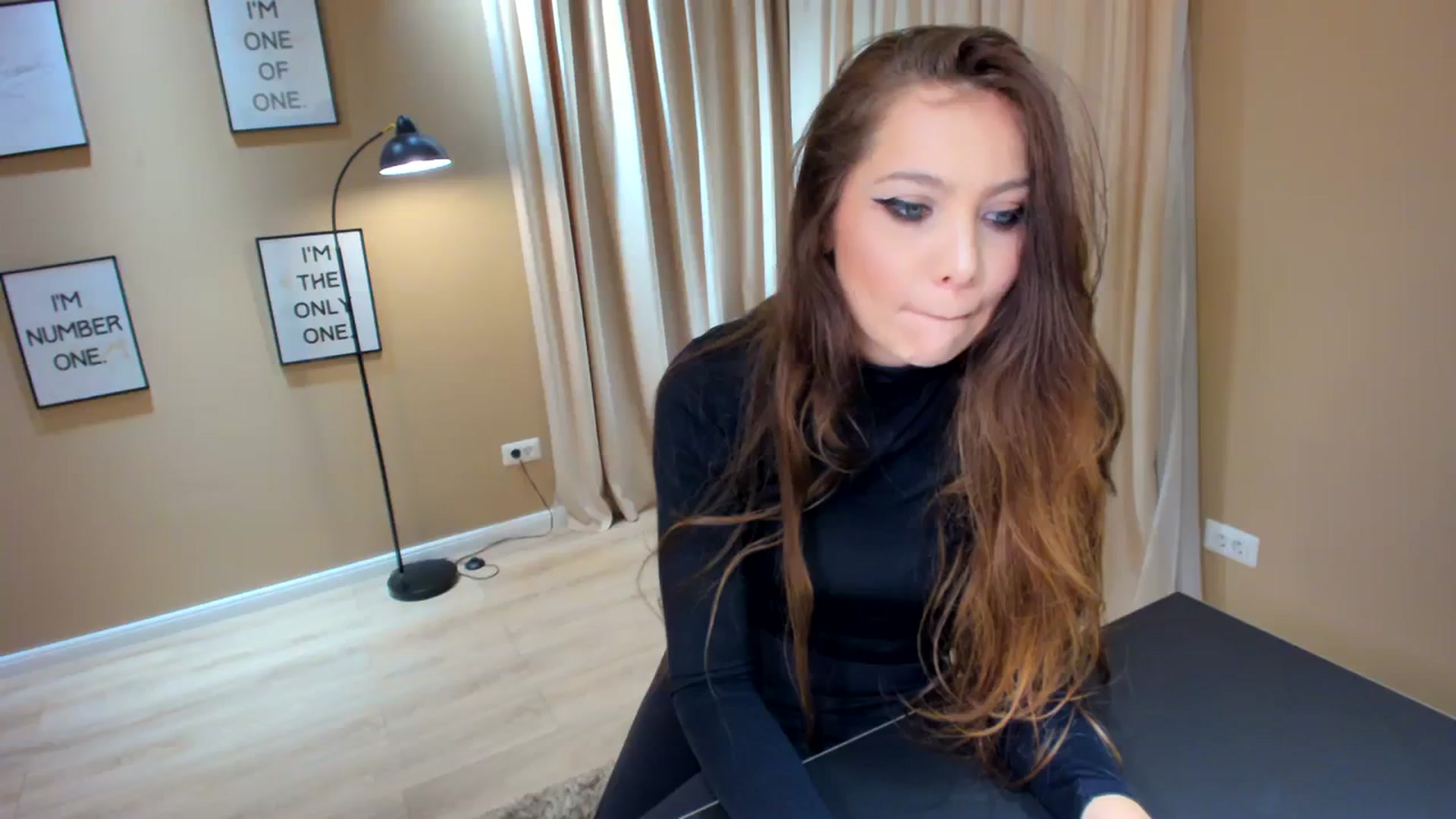 Gallery image thumbnail from SerenDYpity's myfreecams stream on, 11/20/2023, 21:11 image 17 of 20