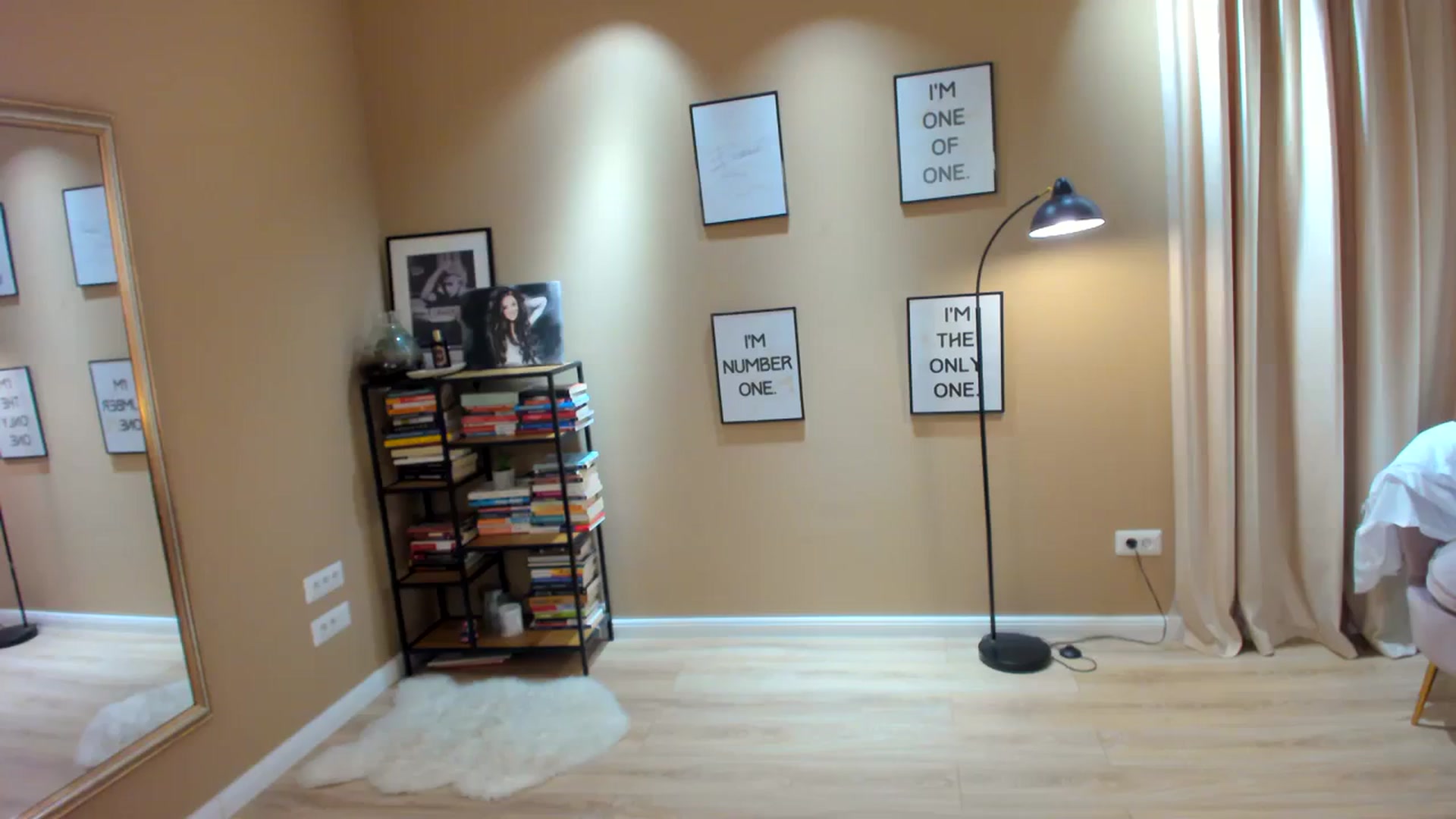 Gallery image thumbnail from SerenDYpity's myfreecams stream on, 11/20/2023, 22:56 image 6 of 20