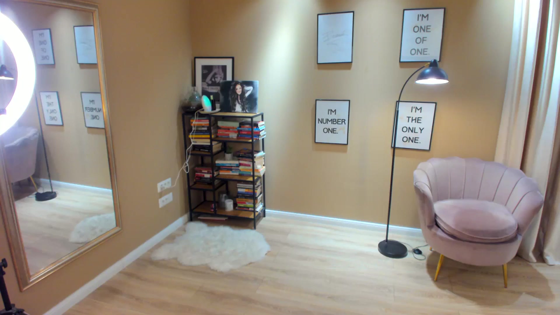 Gallery image thumbnail from SerenDYpity's myfreecams stream on, 12/01/2023, 18:14 image 20 of 20