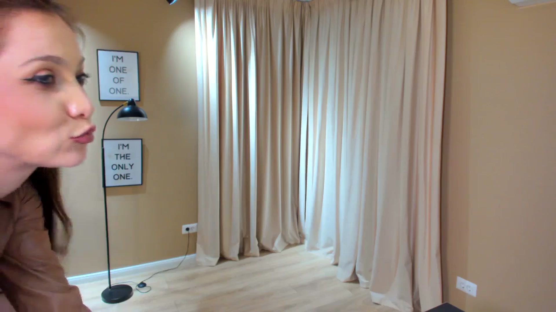 Gallery image thumbnail from SerenDYpity's myfreecams stream on, 12/02/2023, 23:58 image 15 of 20