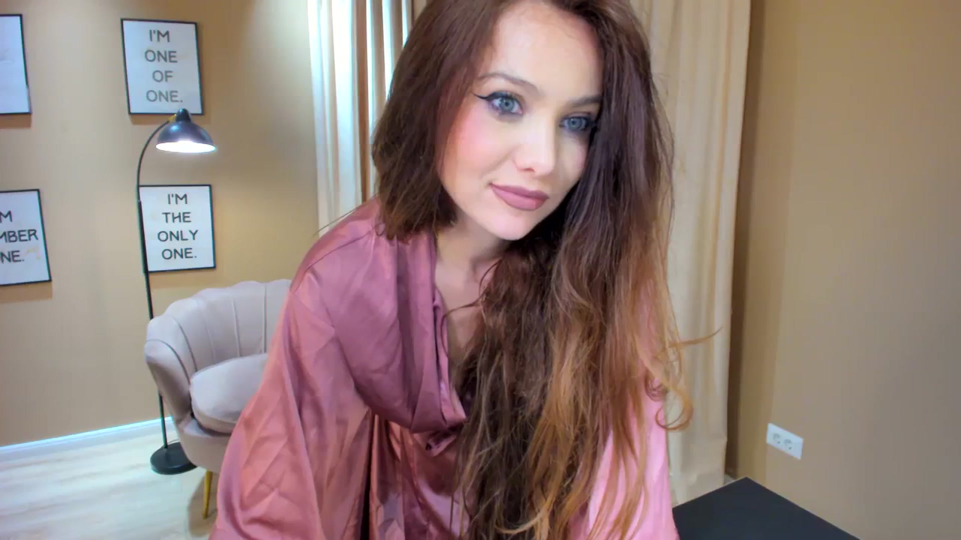 Gallery image thumbnail from SerenDYpity's myfreecams stream on, 12/05/2023, 01:53 image 17 of 20