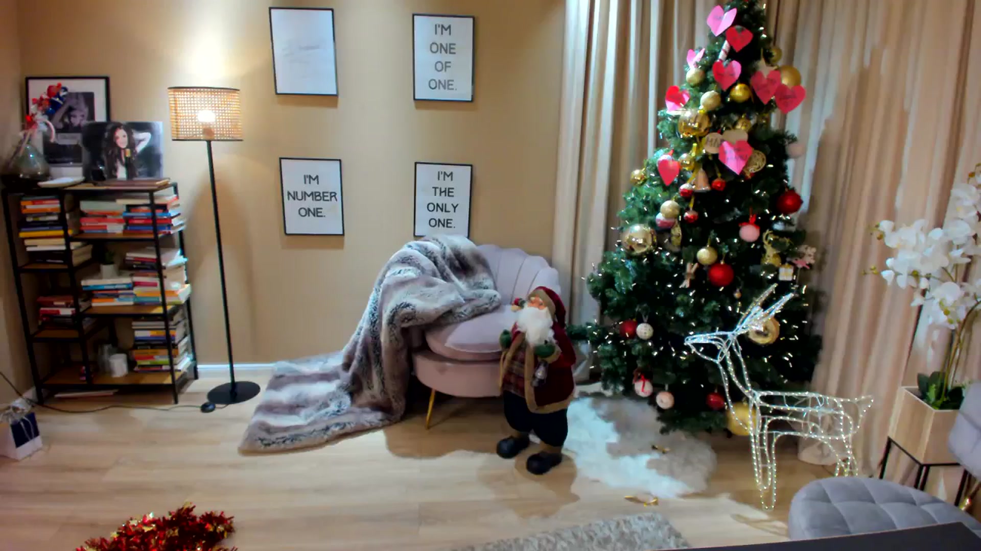 Gallery image thumbnail from SerenDYpity's myfreecams stream on, 12/09/2023, 24:18 image 14 of 20
