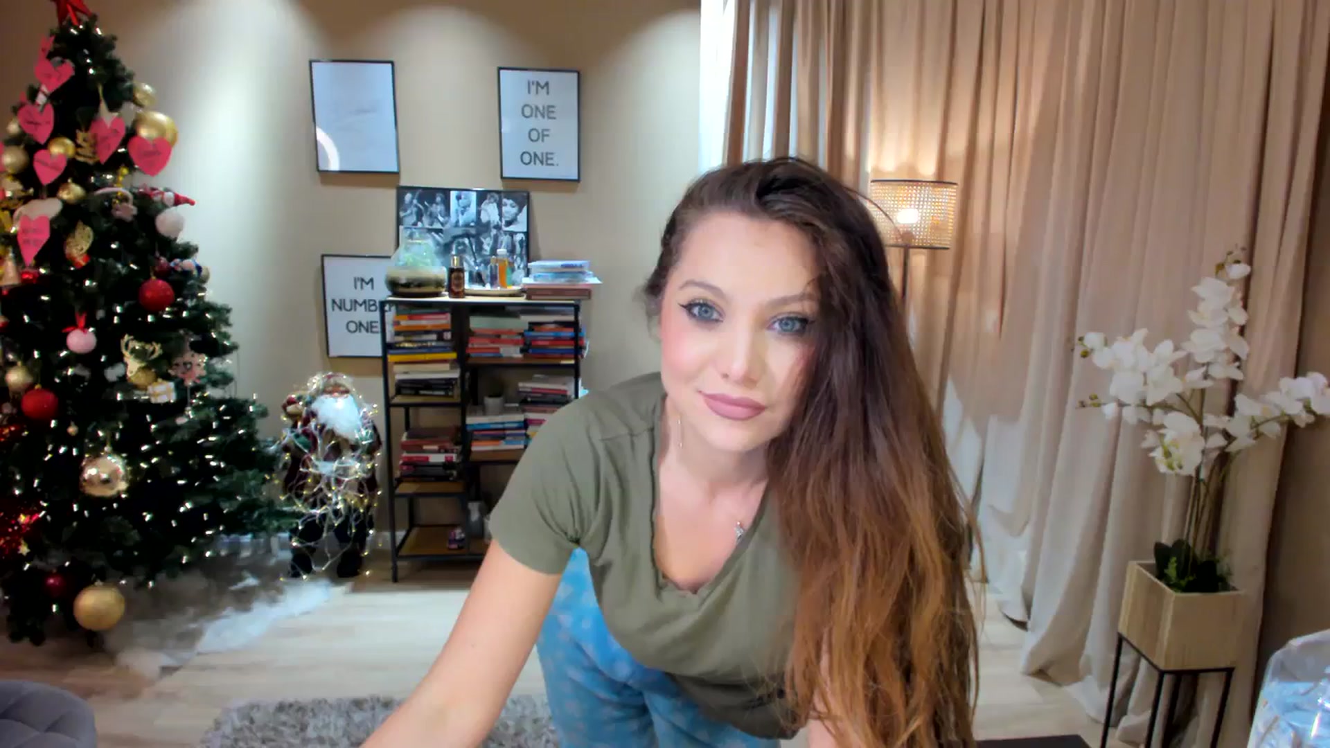 Gallery image thumbnail from SerenDYpity's myfreecams stream on, 12/11/2023, 20:53 image 4 of 20