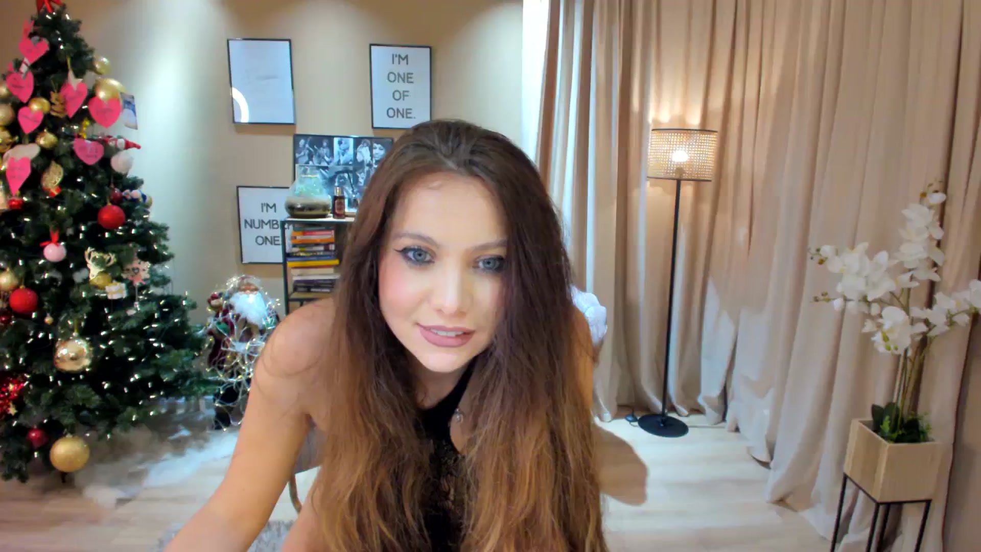 Gallery image thumbnail from SerenDYpity's myfreecams stream on, 12/11/2023, 21:41 image 3 of 20