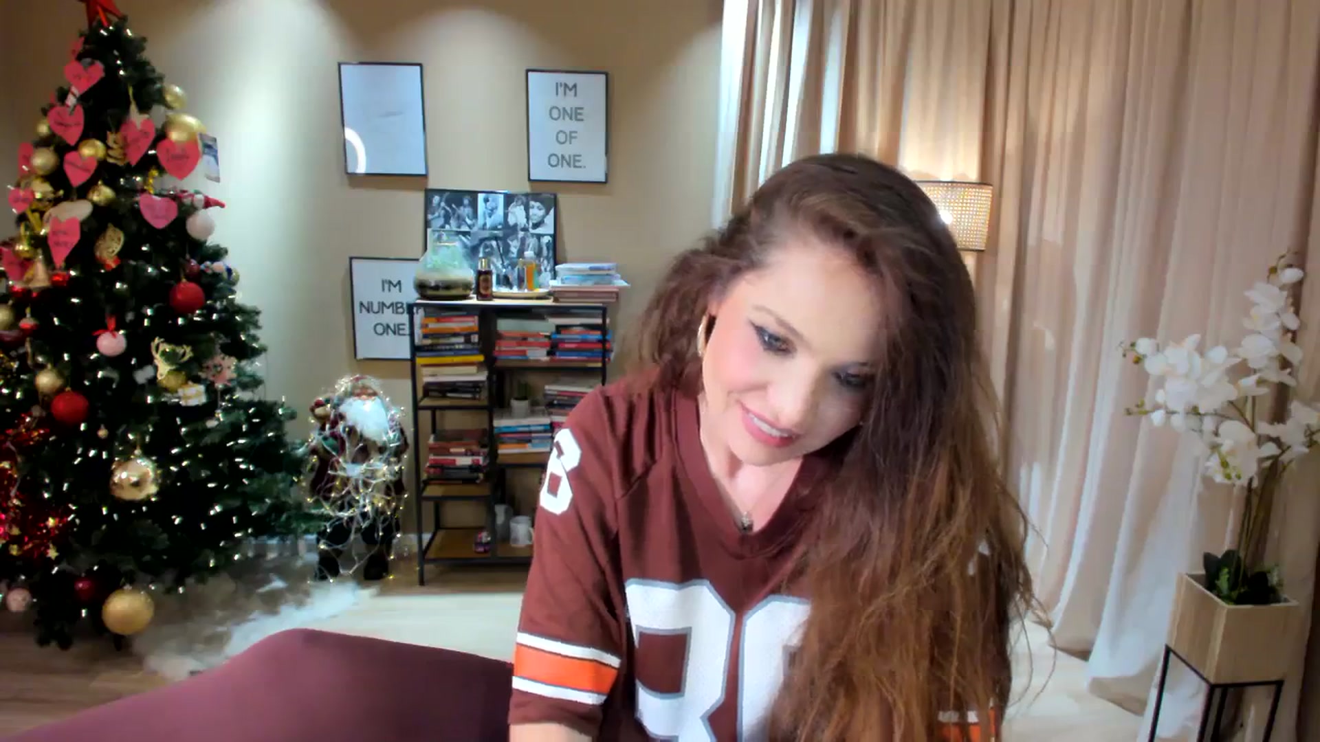 Gallery image thumbnail from SerenDYpity's myfreecams stream on, 12/12/2023, 22:44 image 7 of 20