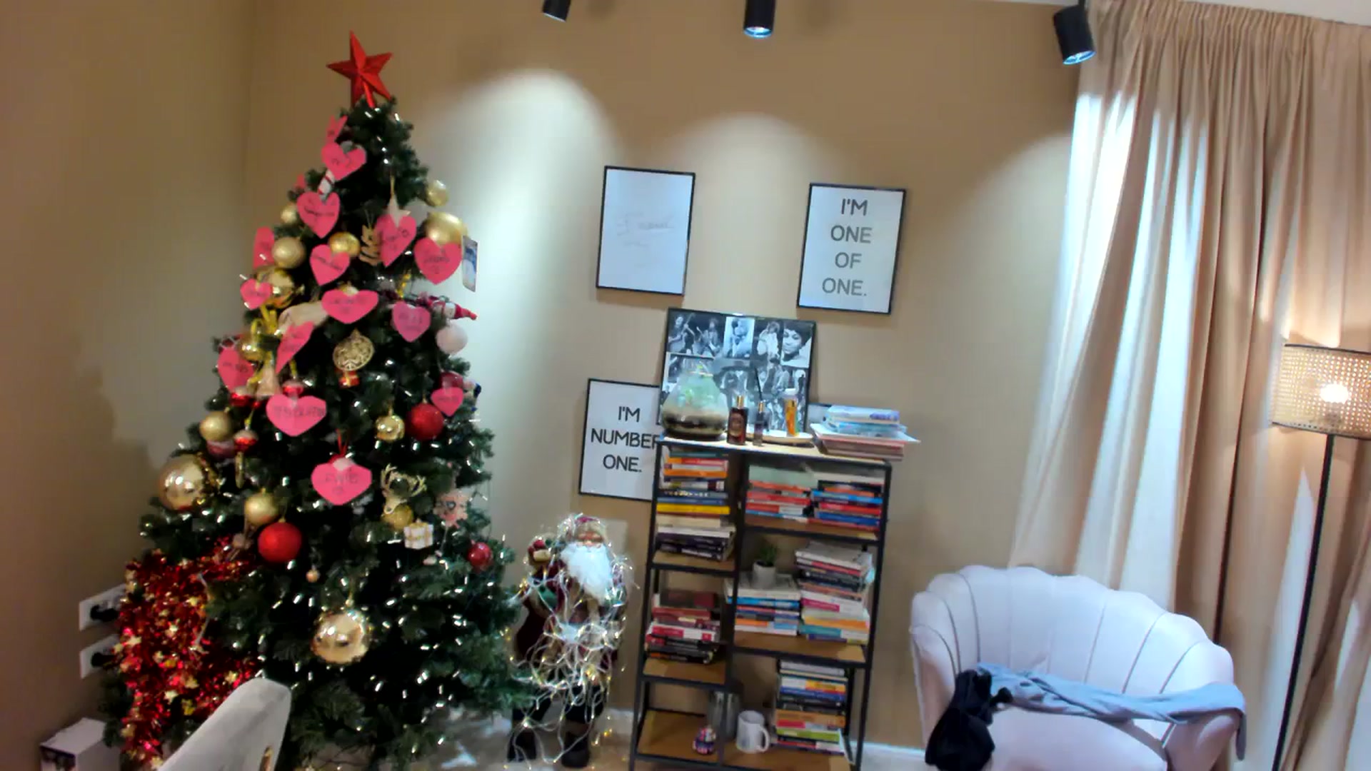 Gallery image thumbnail from SerenDYpity's myfreecams stream on, 12/14/2023, 24:02 image 1 of 20