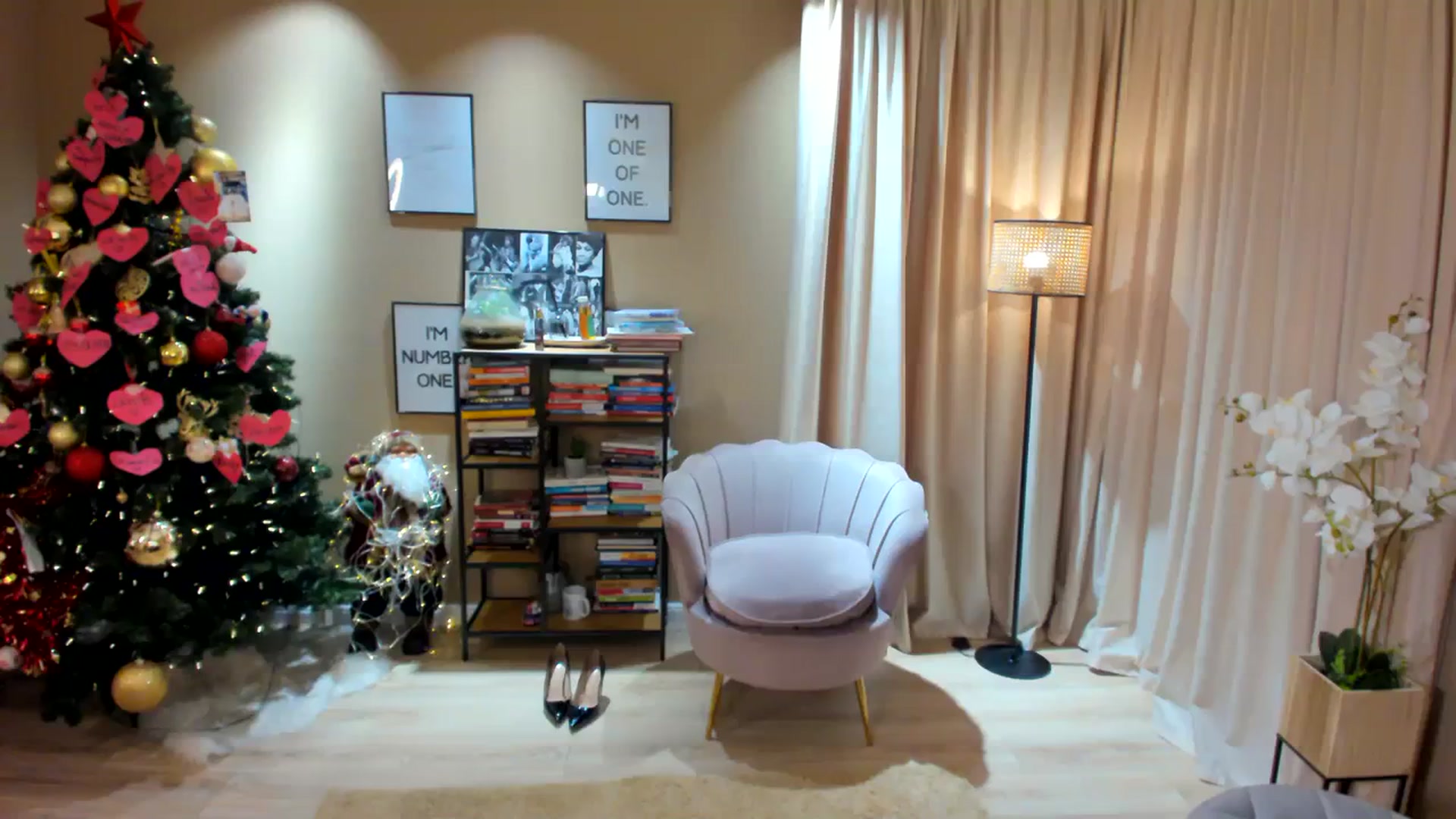 Gallery image thumbnail from SerenDYpity's myfreecams stream on, 12/17/2023, 19:34 image 5 of 20