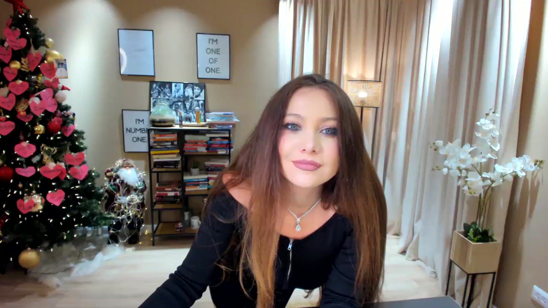 Gallery image thumbnail from SerenDYpity's myfreecams stream on, 12/19/2023, 21:30 image 1 of 20