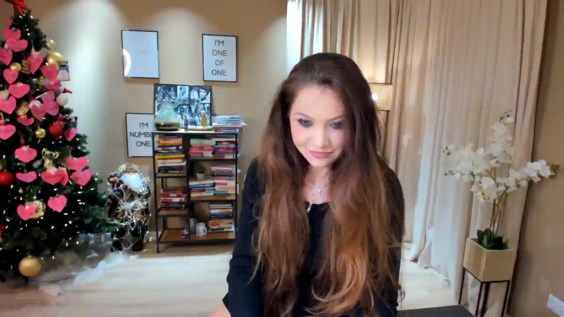 Gallery image thumbnail from SerenDYpity's myfreecams stream on, 12/19/2023, 21:30 image 14 of 20