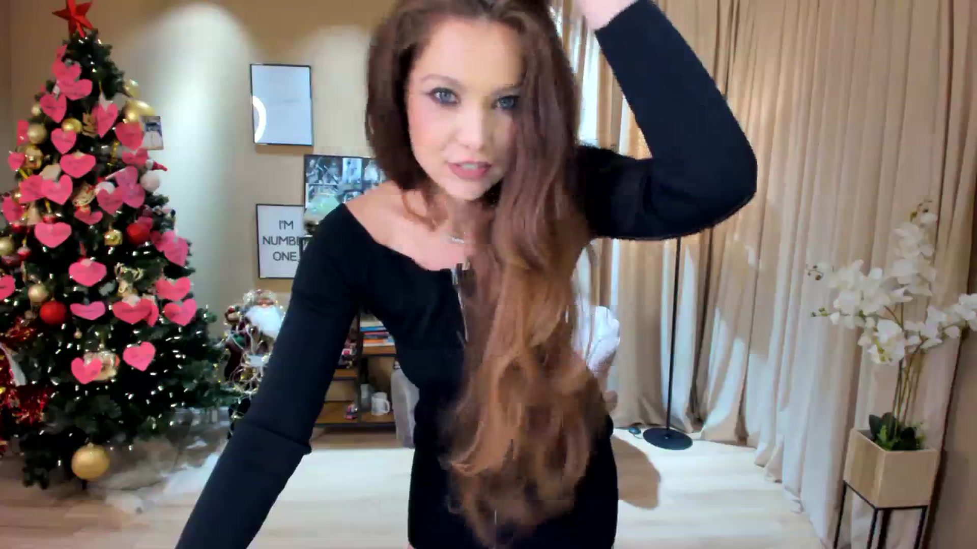 Gallery image thumbnail from SerenDYpity's myfreecams stream on, 12/19/2023, 21:46 image 18 of 20