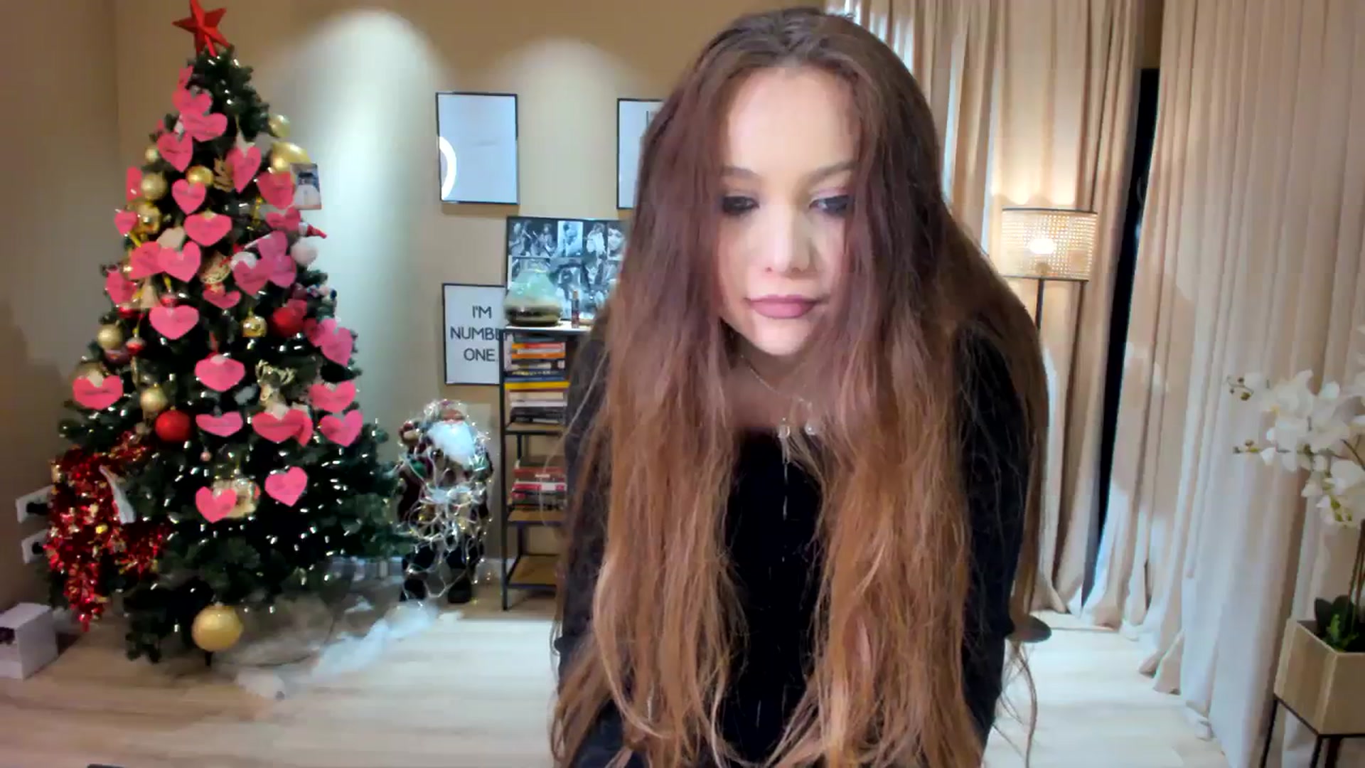 Gallery image thumbnail from SerenDYpity's myfreecams stream on, 12/19/2023, 21:46 image 17 of 20