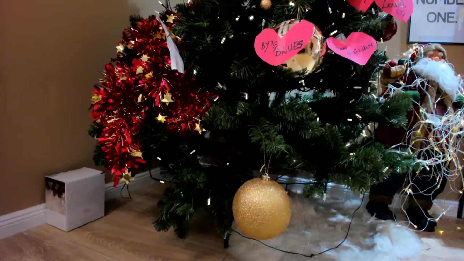 Gallery image thumbnail from SerenDYpity's myfreecams stream on, 12/21/2023, 24:05 image 9 of 20