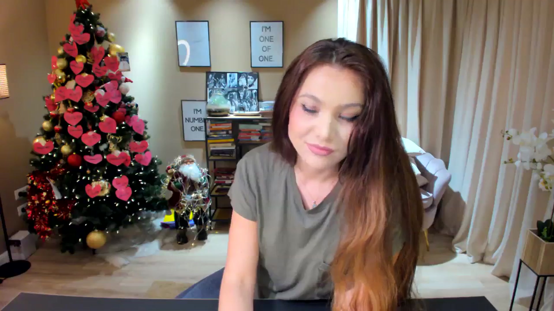 Gallery image thumbnail from SerenDYpity's myfreecams stream on, 12/22/2023, 22:46 image 2 of 20