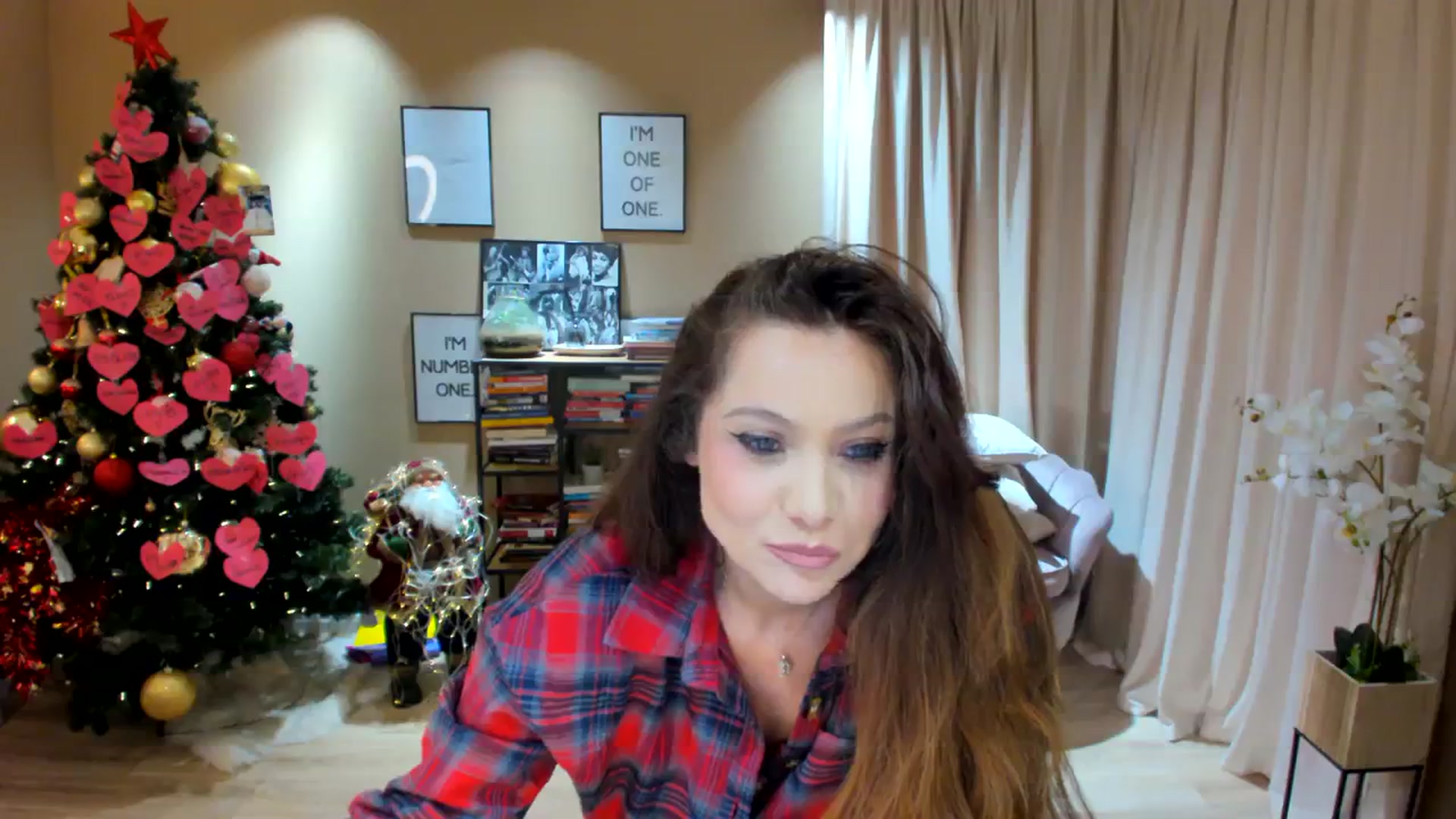 Gallery image thumbnail from SerenDYpity's myfreecams stream on, 12/22/2023, 22:46 image 7 of 20