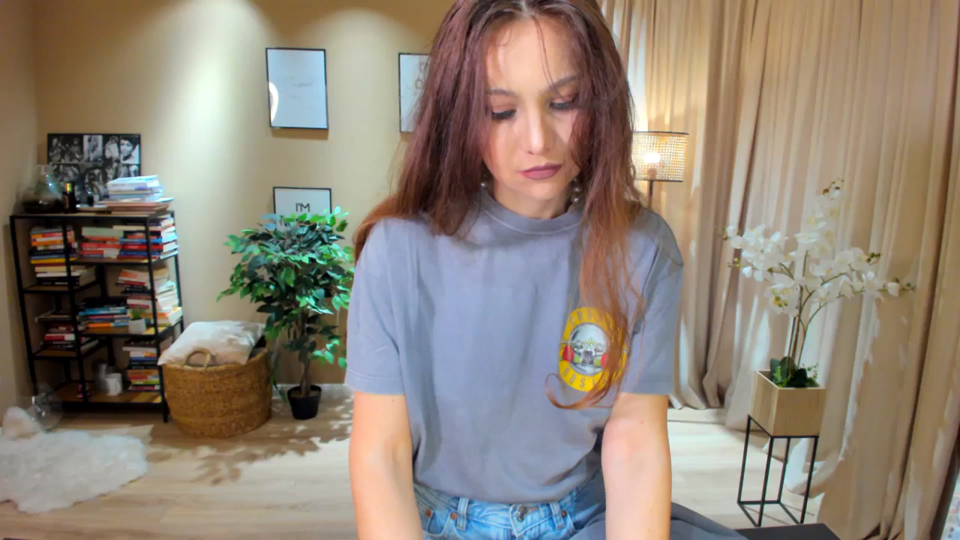 Gallery image thumbnail from SerenDYpity's myfreecams stream on, 01/07/2024, 21:39 image 18 of 20